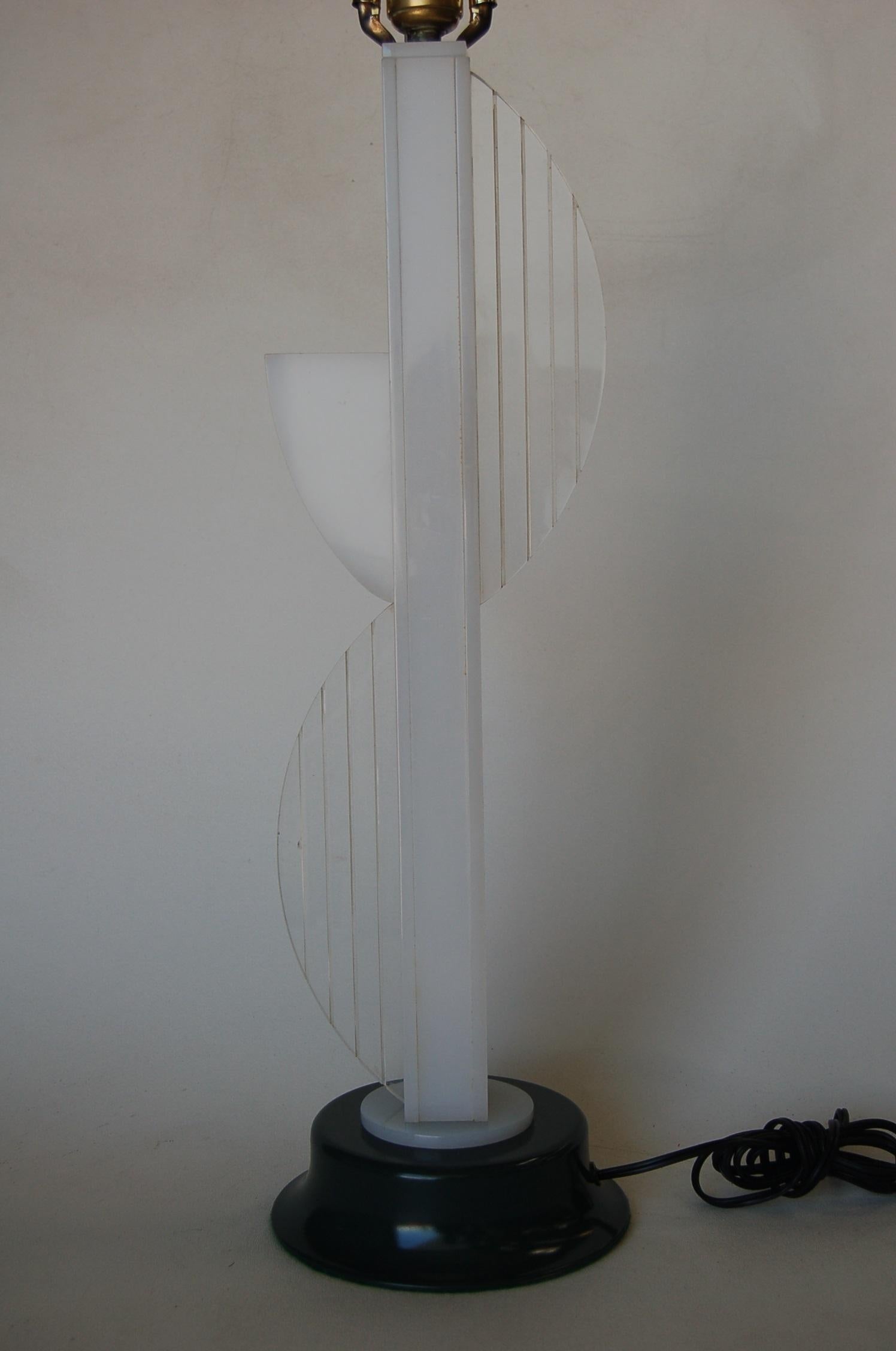 American Mid-Century Modern White Lucite Table Lamp with Side Planter by Moss Lighting For Sale