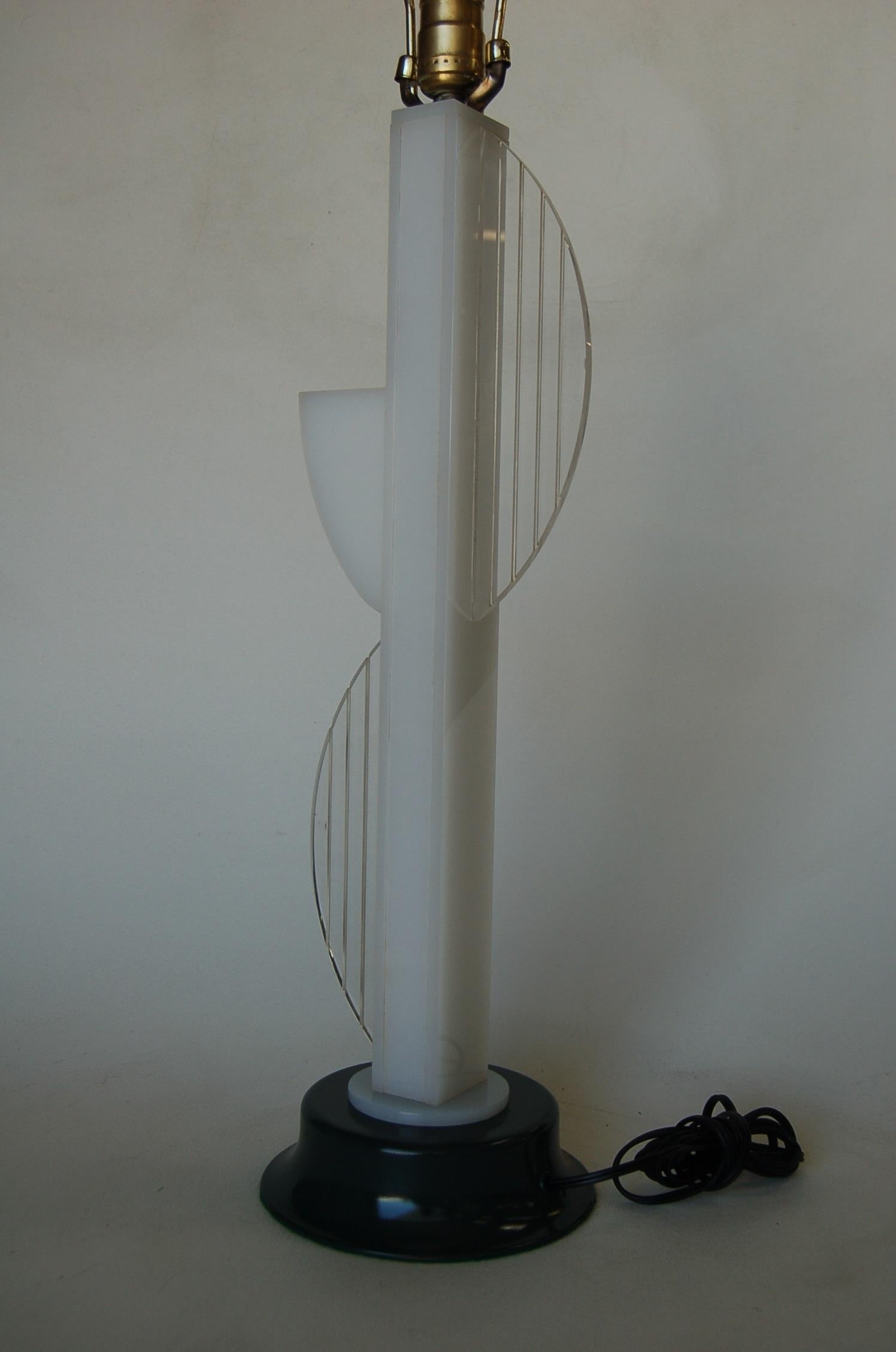 Mid-Century Modern White Lucite Table Lamp with Side Planter by Moss Lighting For Sale 1