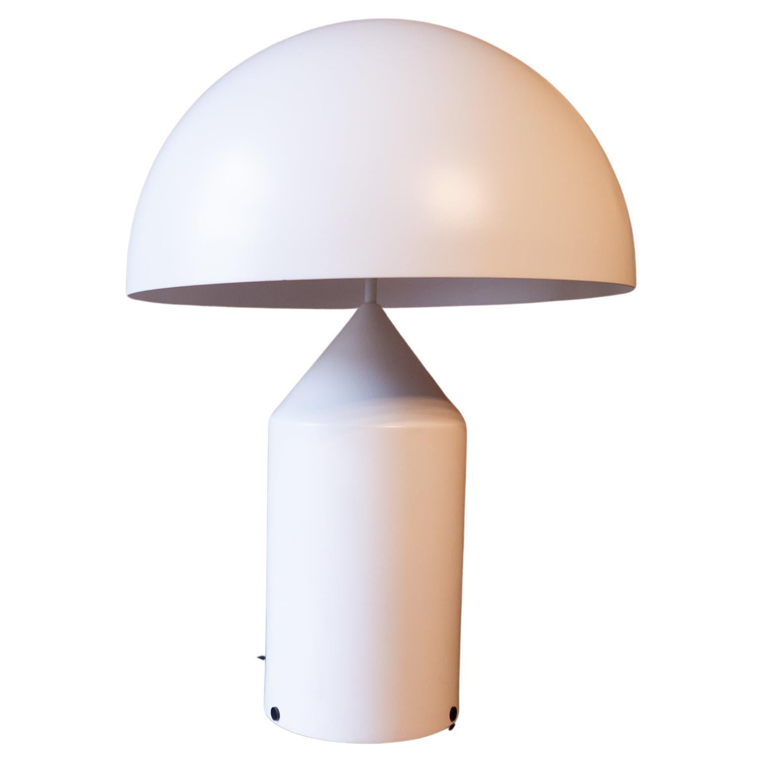 Mid-Century Modern White Metal Table Lamp Atollo 233 by Vico Magistretti, 1970s For Sale