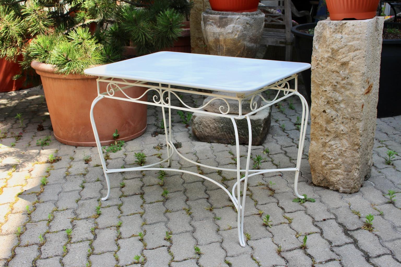 Mid-Century Modern White Metal Vintage Patio or Garden Furniture, 1950s, Austria For Sale 4