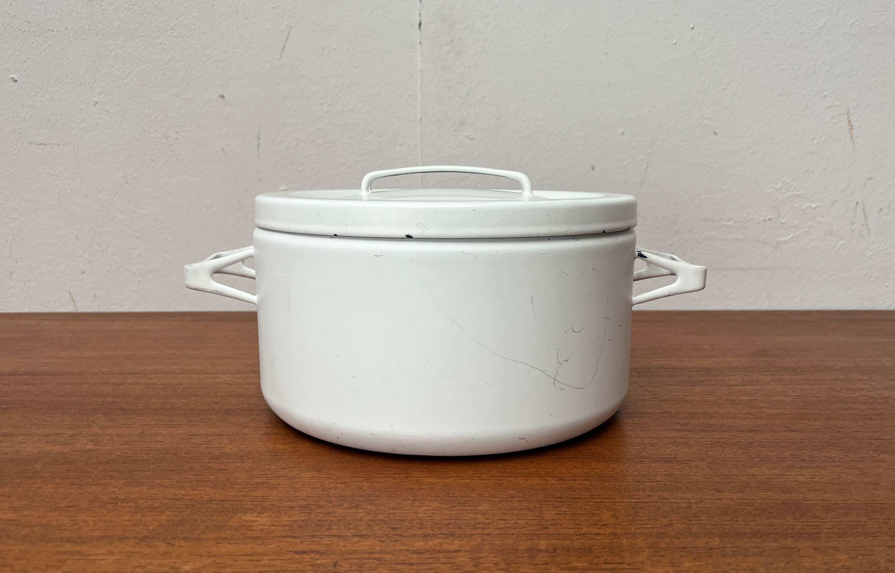 Mid-Century Modern White Minimalist Enamel Pot Seppo Mallat Finel Finland 1960s im Angebot 3