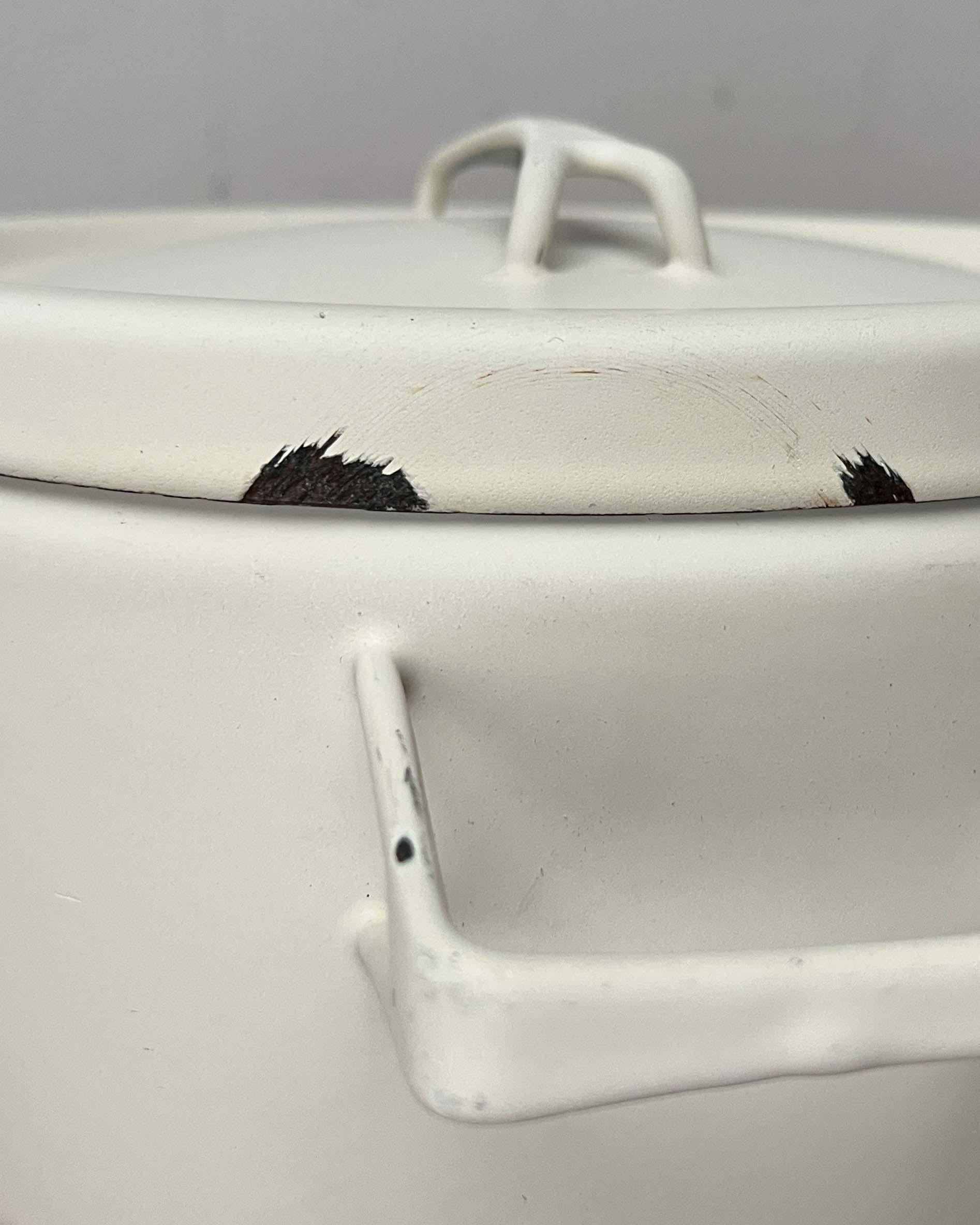 Vaso minimalista in smalto bianco della metà del secolo Seppo Mallat Finel Finlandia 1960 in vendita 11