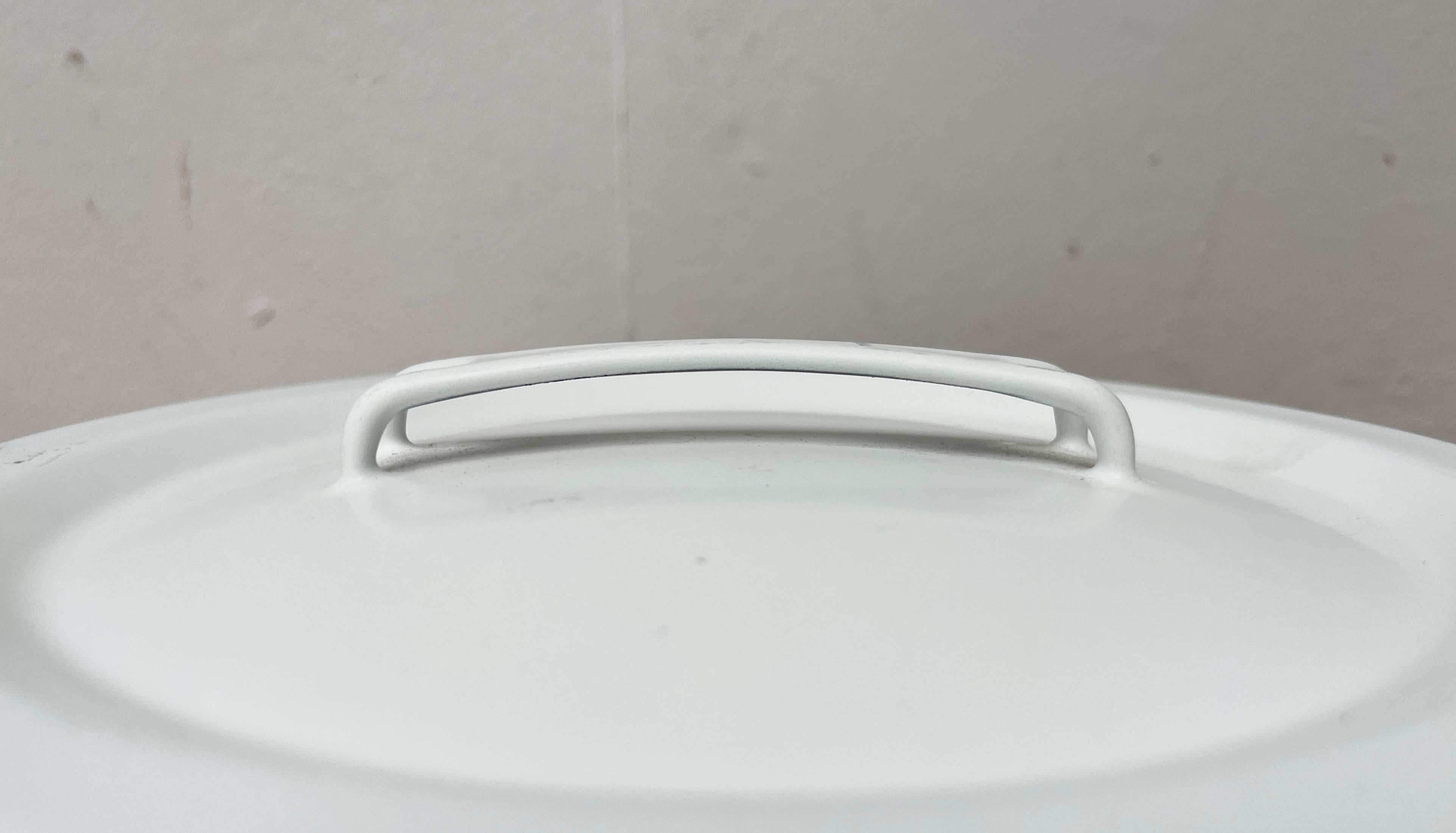 Mid-Century Modern White Minimalist Enamel Pot Seppo Mallat Finel Finland 1960s im Angebot 11