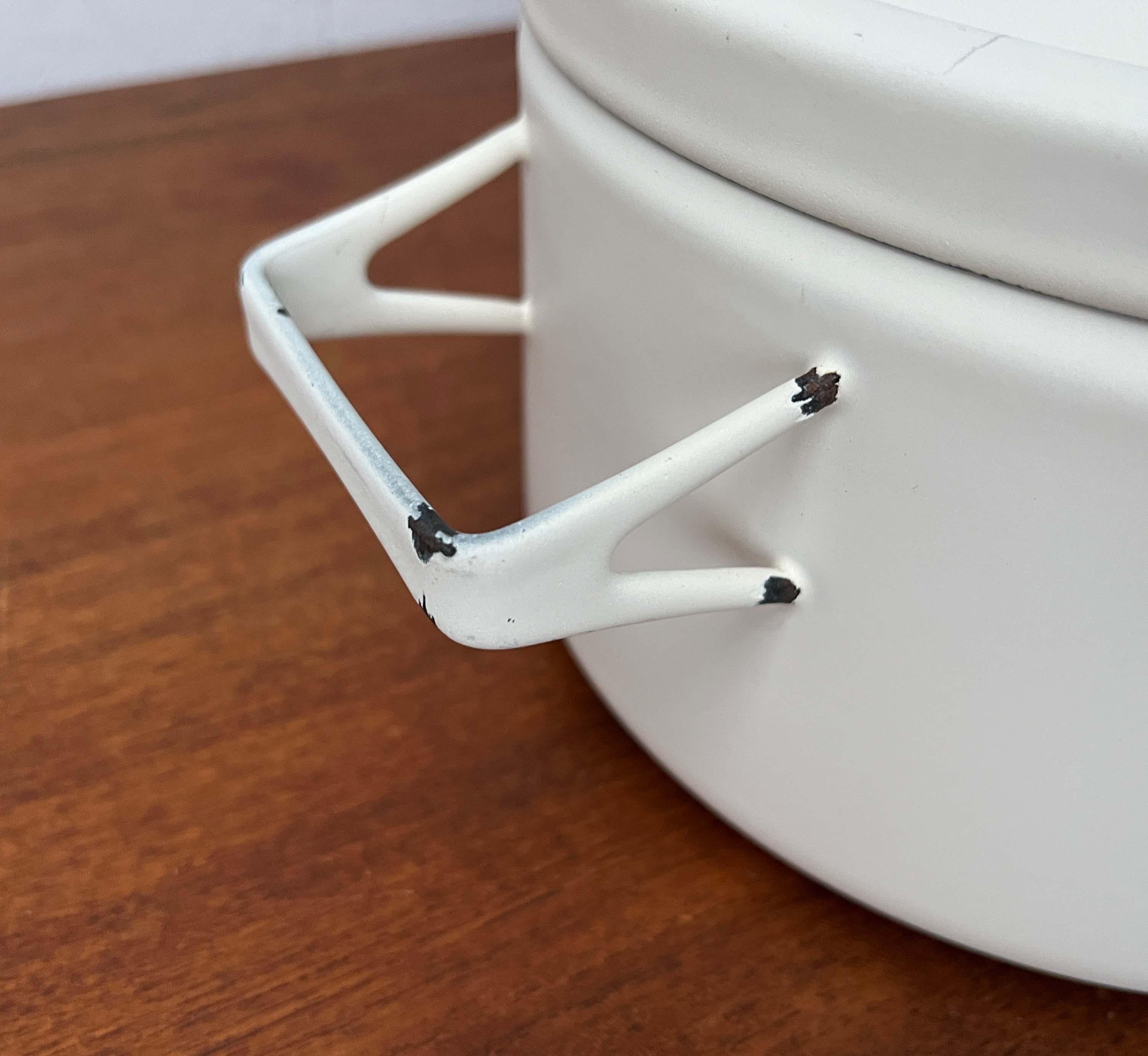 Vaso minimalista in smalto bianco della metà del secolo Seppo Mallat Finel Finlandia 1960 in vendita 12