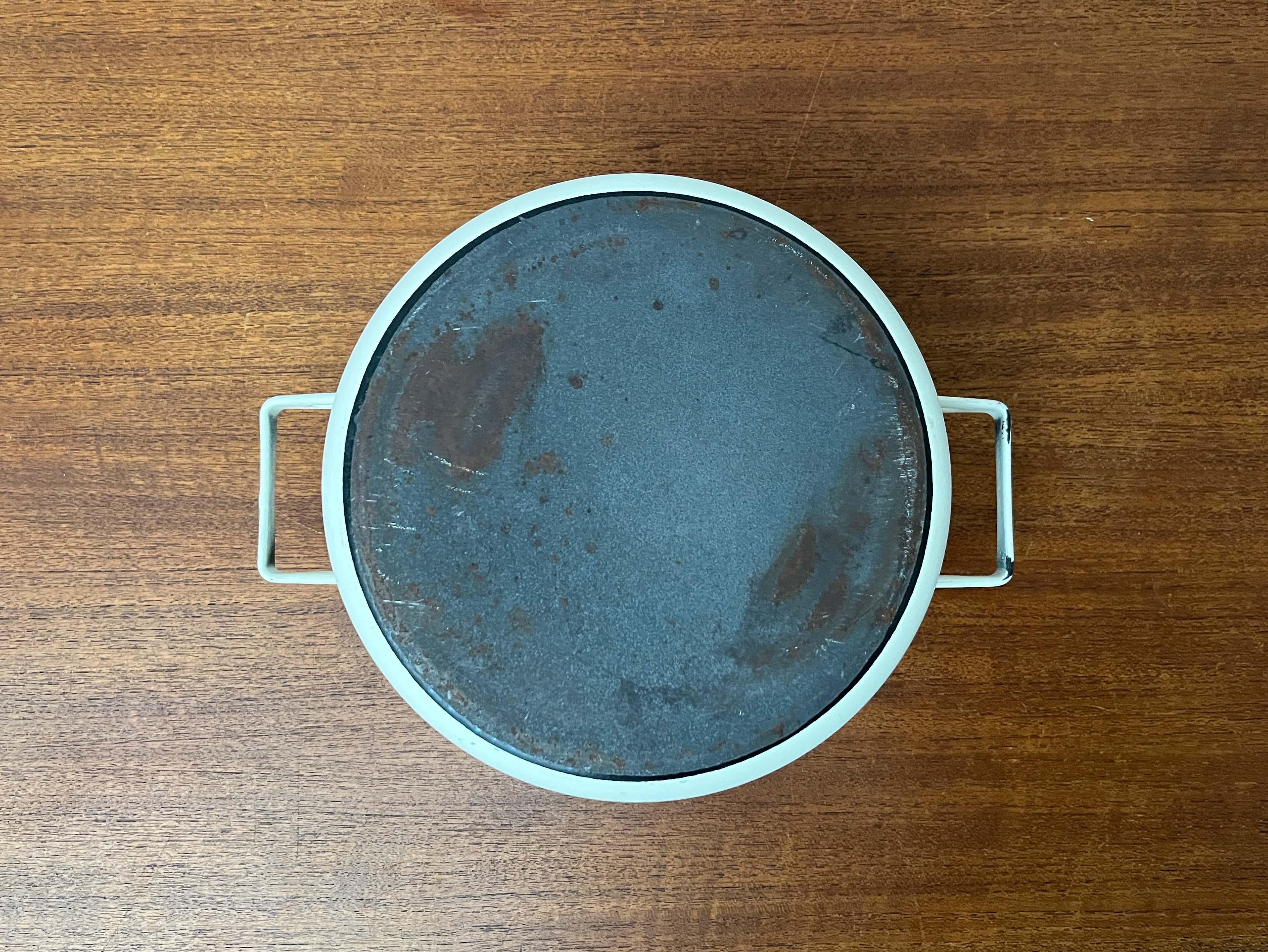 Vaso minimalista in smalto bianco della metà del secolo Seppo Mallat Finel Finlandia 1960 in vendita 13