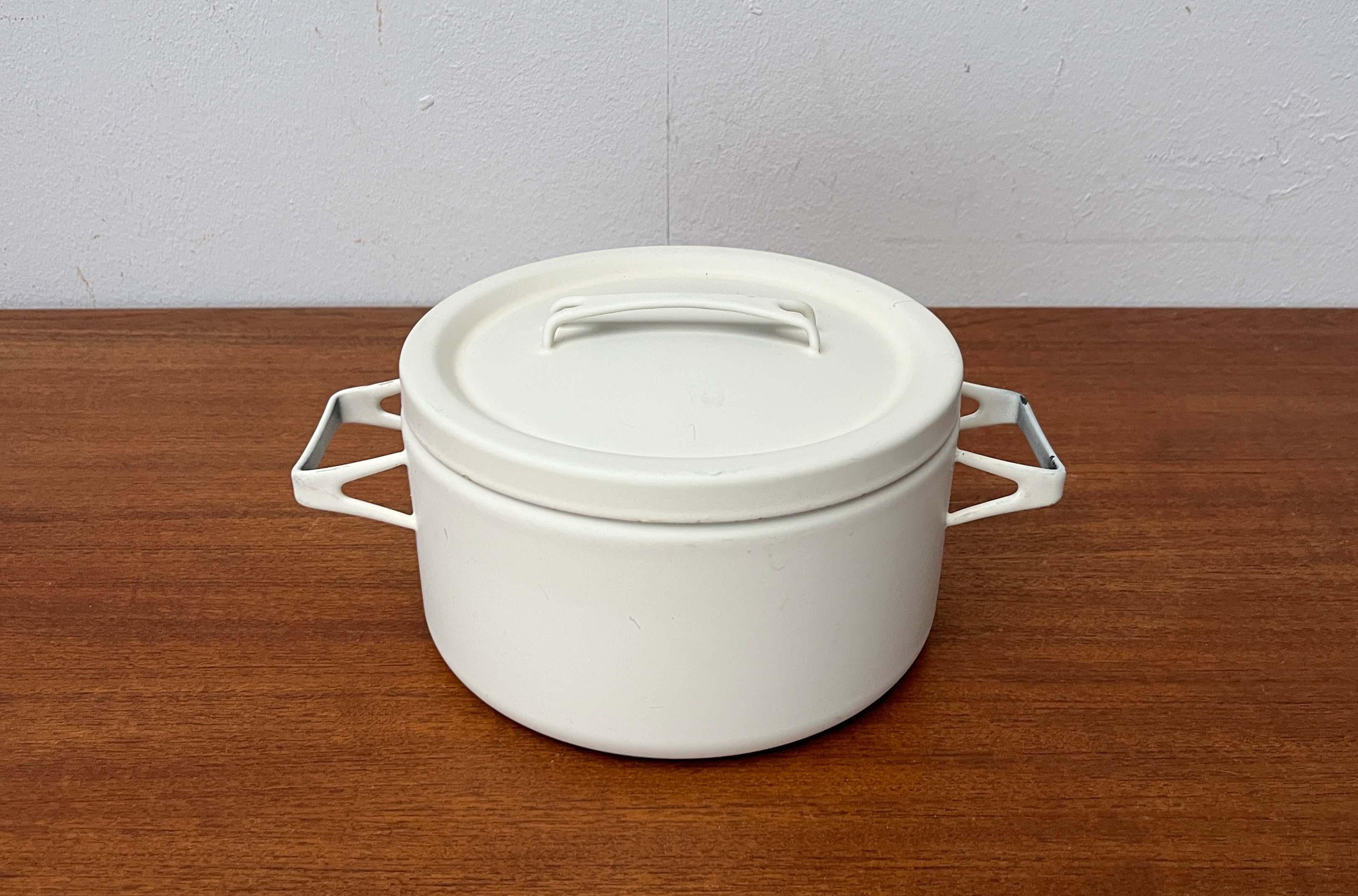 Vaso minimalista in smalto bianco della metà del secolo Seppo Mallat Finel Finlandia 1960 In condizioni buone in vendita a Hamburg, DE