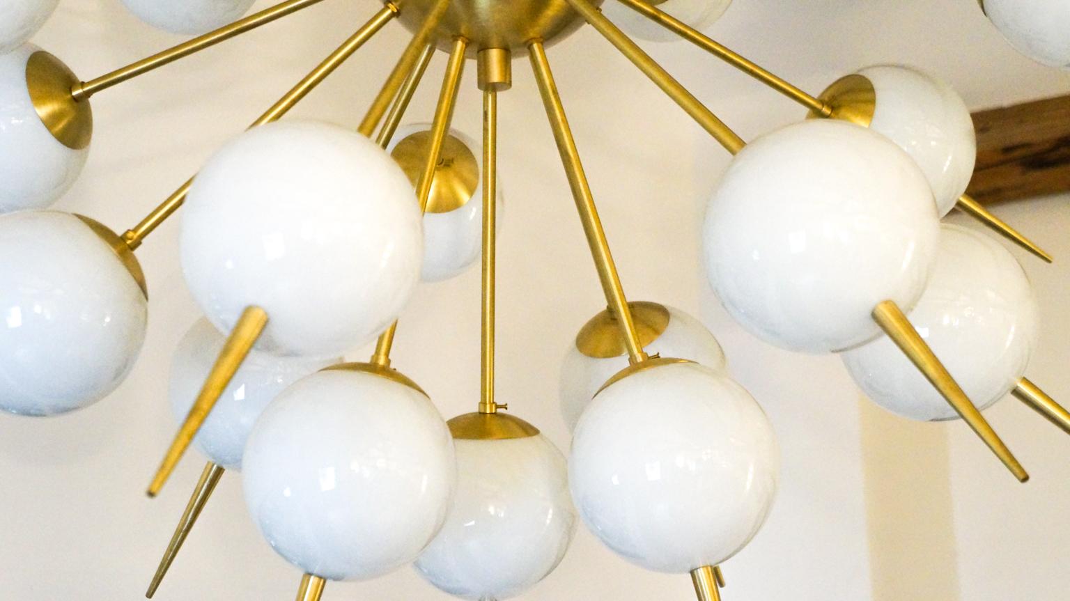 Mid-Century Modern White Murano Glass Sputnik Chandelier by Alberto Donà, 1980s For Sale 7