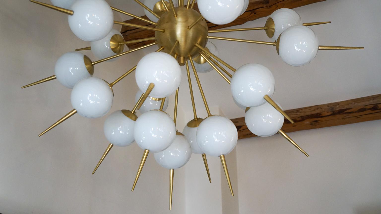 Mid-Century Modern White Murano Glass Sputnik Chandelier by Alberto Donà, 1980s For Sale 11