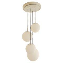 Moderne Deckenleuchte aus weißem Opalglas und Chrom mit Cascade - 1970er Jahre