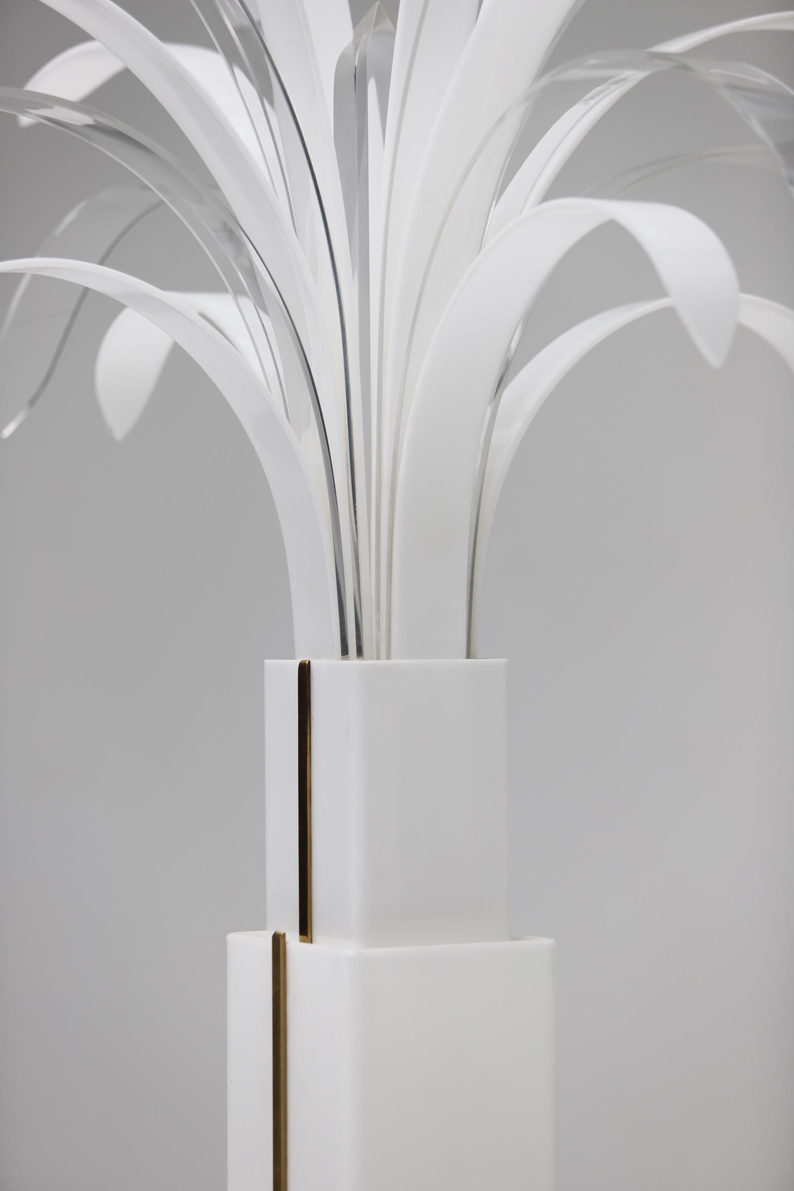 Mid-Century Modern White Palmtree Floor Lamp in Perspex by Theo Verhulst, 1982 For Sale 4