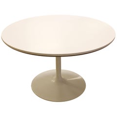 Table de salle à manger Mid-Century moderne ronde blanche style Saarinen Krueger 1970