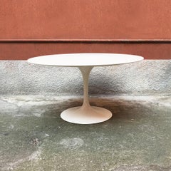 Mid-Century Modern White Round Table Tulip by Eero Saarinen for Knoll, 1970s