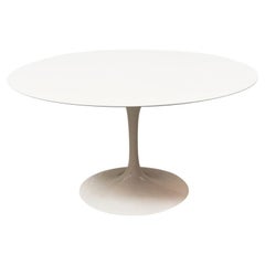 Mid-Century Modern White Round Table Tulip by Eero Saarinen for Knoll, 1970s