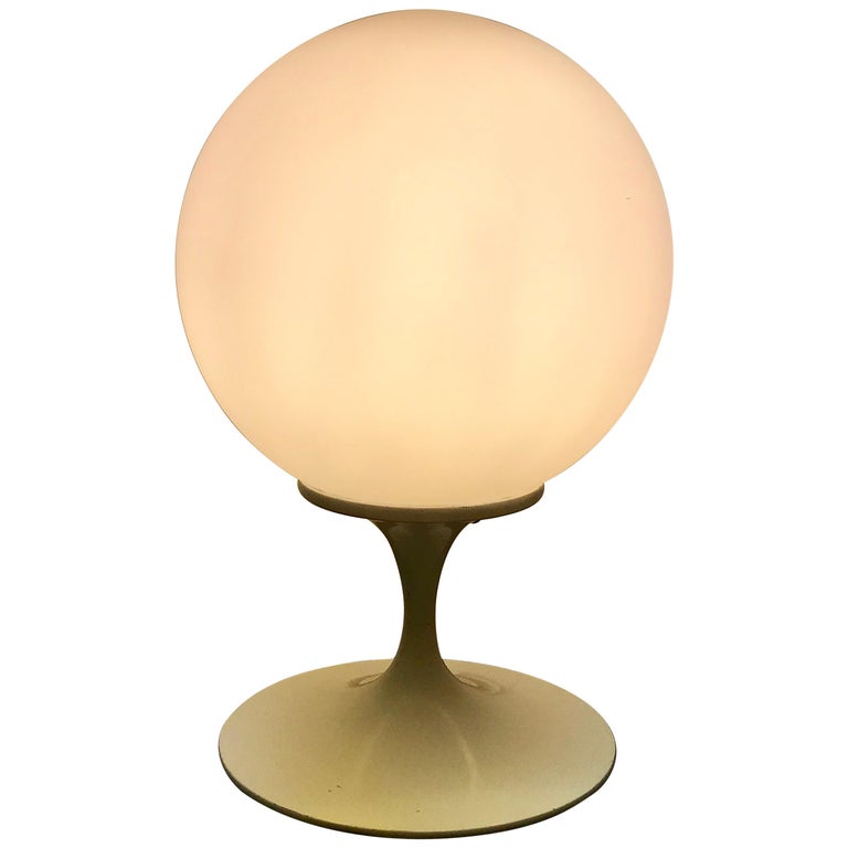 Mid-Century Modern White Tulip Base Table Lamp with White Round Globe by Laurel For Sale