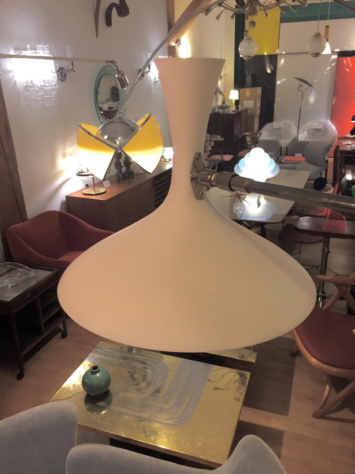 Mid-Century Modern White Wall Lamp Attributed to Louis Kalff, 1950s In Good Condition In Madrid, ES