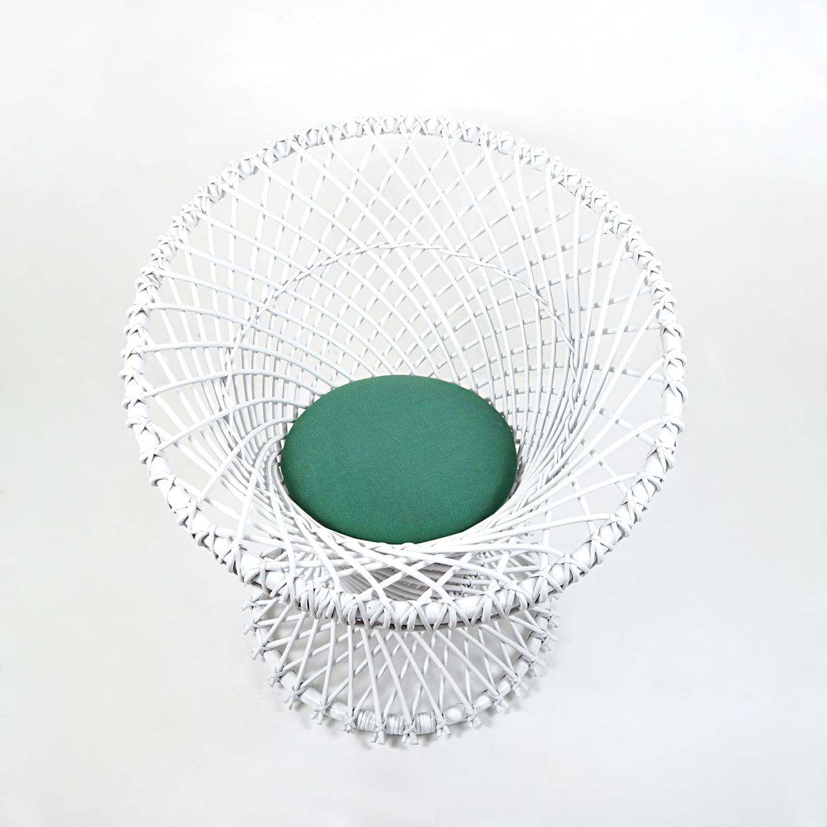 Mid-Century Modern White Wicker Chair by Rohé Noordwolde For Sale 1
