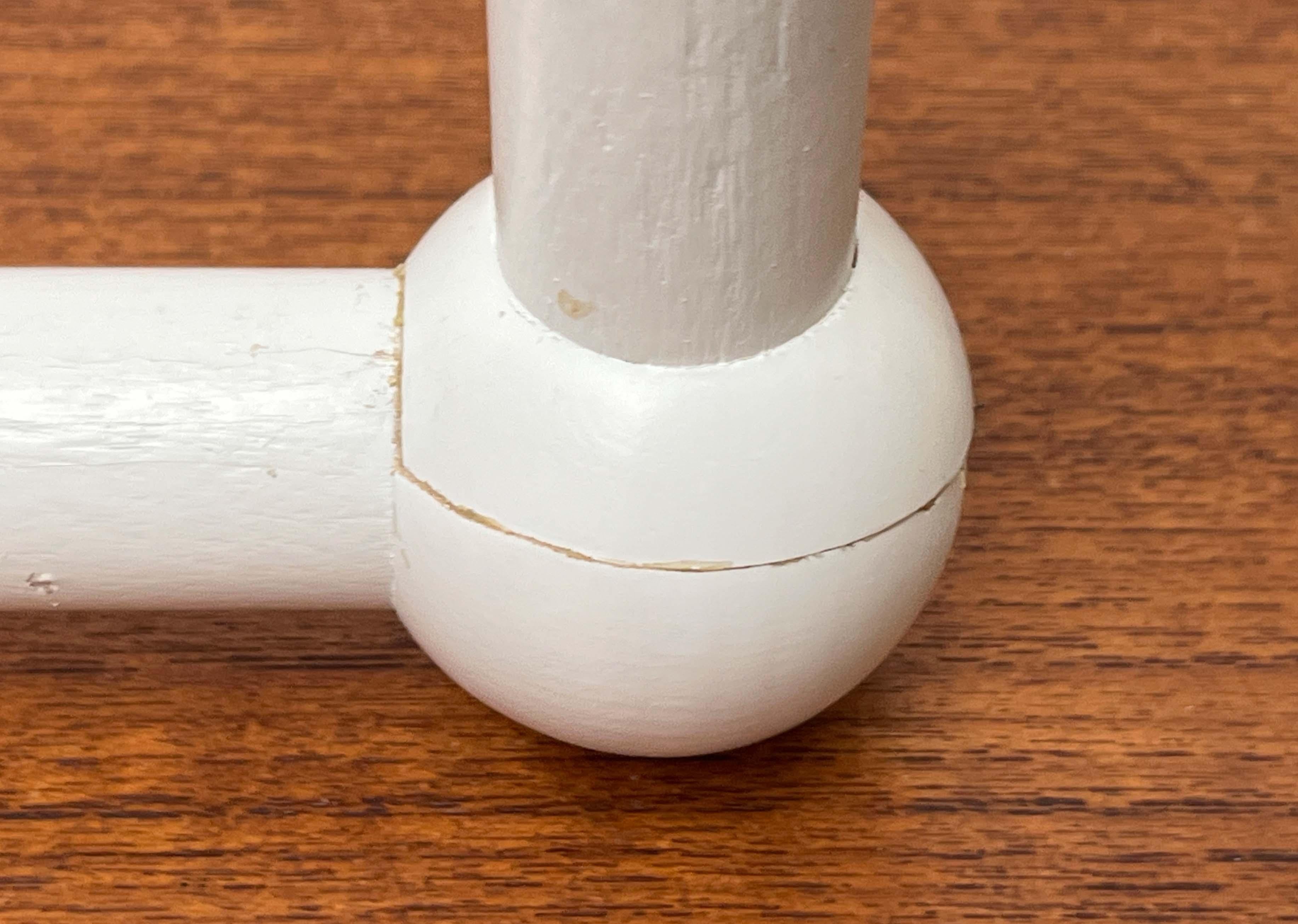 Moderner Wandkerzenhalter mit weißem Holzkreuz aus der Mitte des Jahrhunderts aus Aarikka, Finnland im Angebot 11