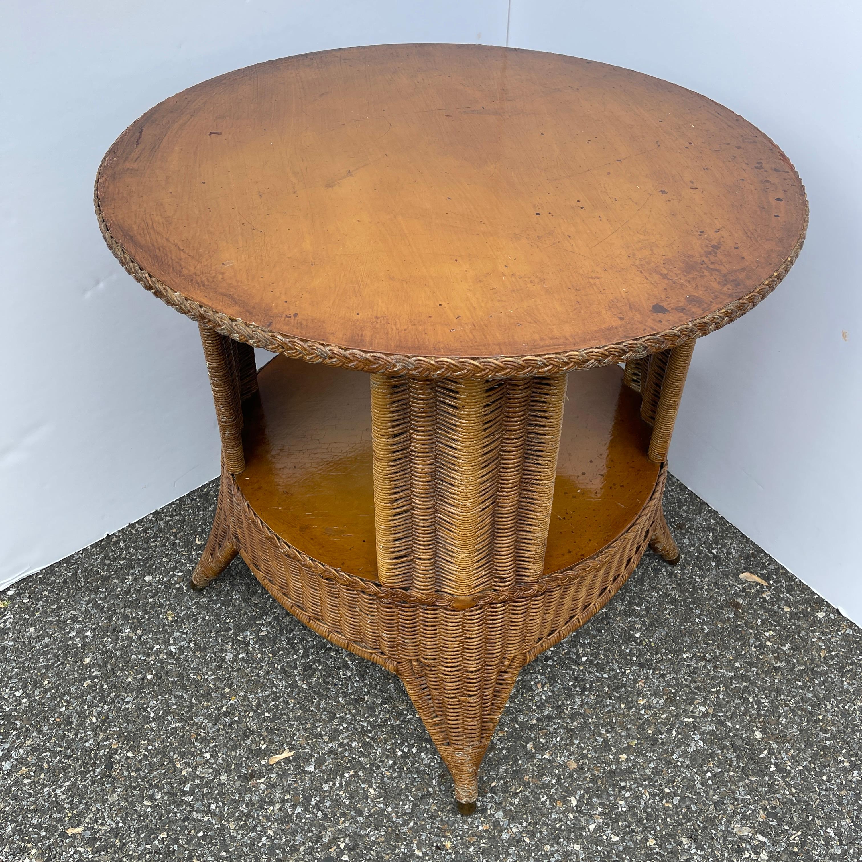 Mid-Century Modern Wicker and Wood Round Side Table 14