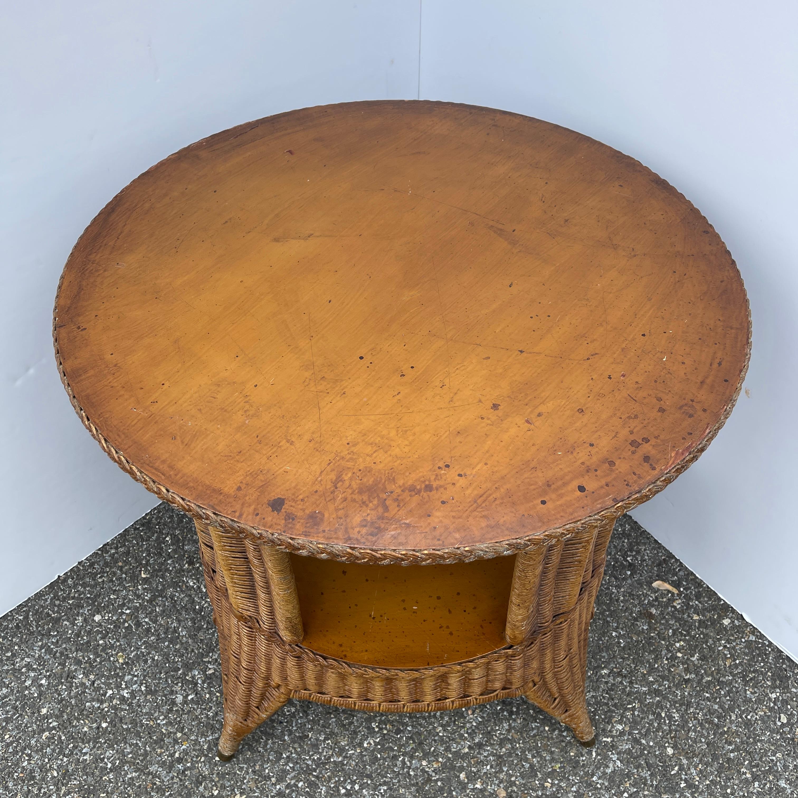 Mid-20th Century Mid-Century Modern Wicker and Wood Round Side Table