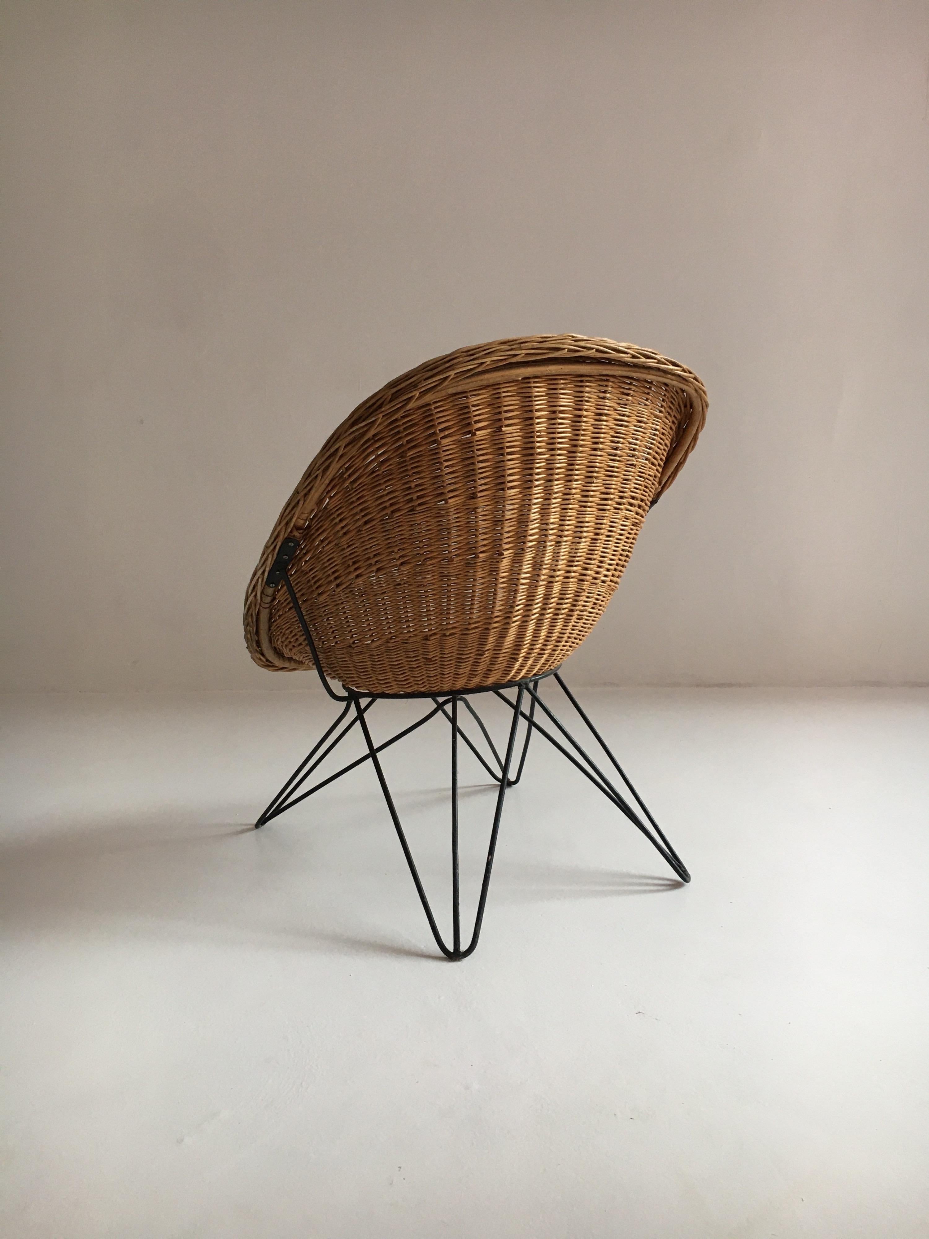 Mid-Century Modern Wicker Basket Chairs Hairpin Legs, Austria, 1950s 4