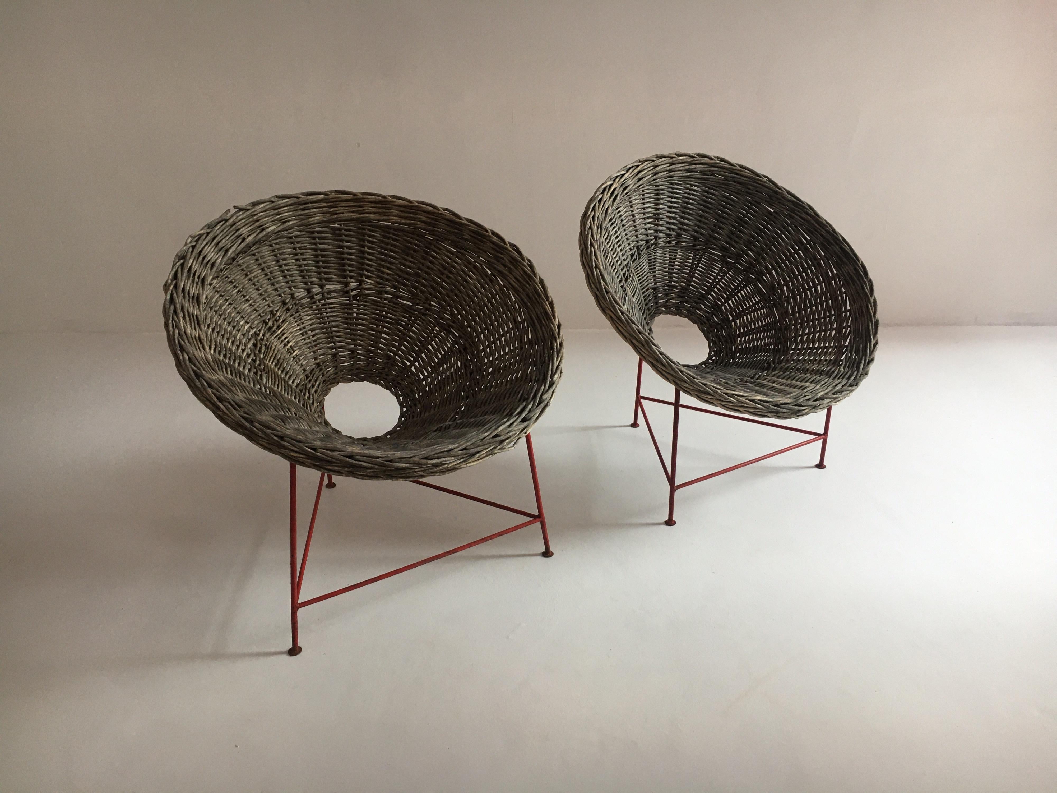 Mid-Century Modern Wicker Basket Chairs Tripod Legs, France, 1950s In Fair Condition In Vienna, AT