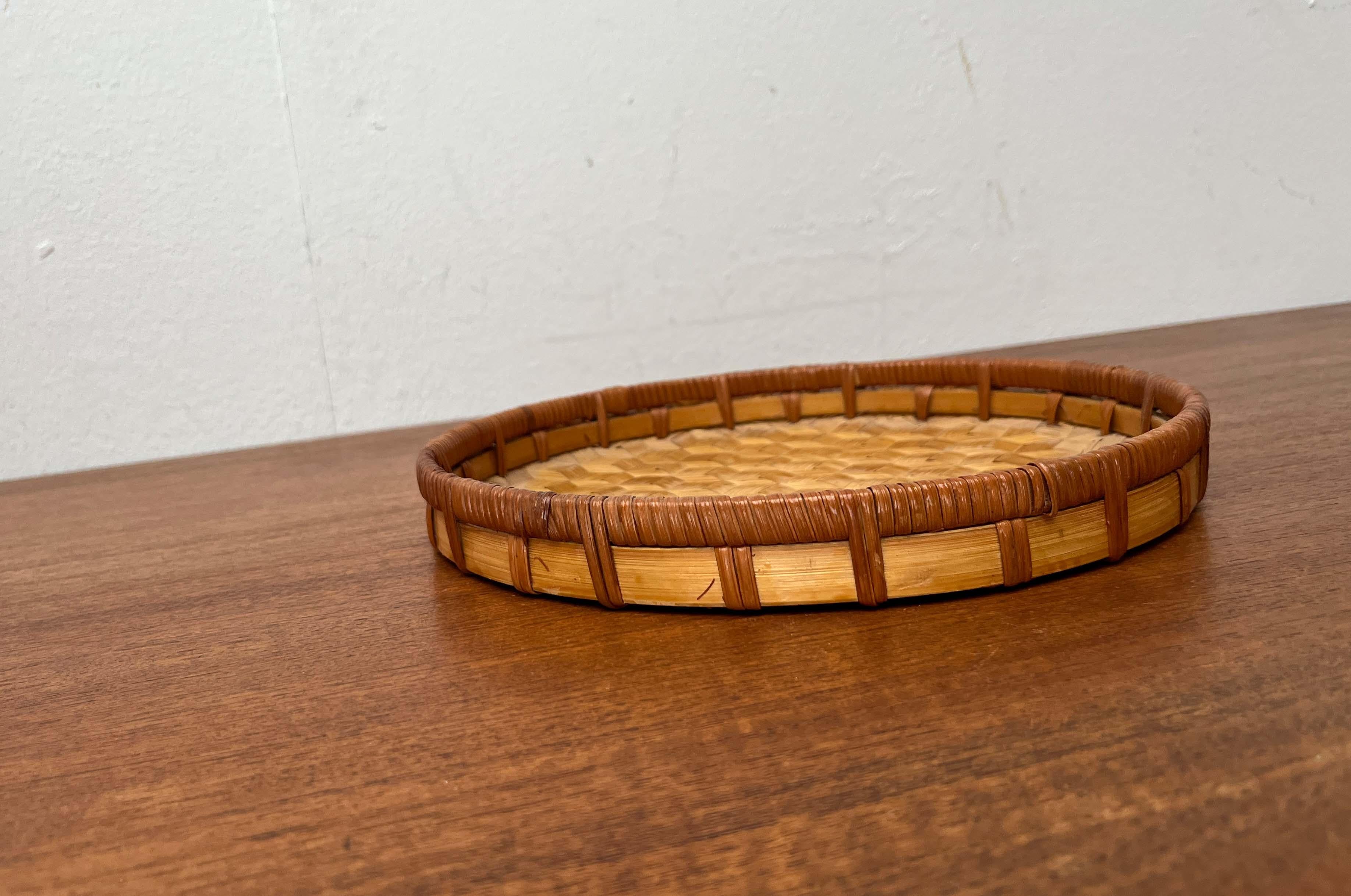 Ciotola di vimini moderna di metà secolo, anni '60 in vendita 5