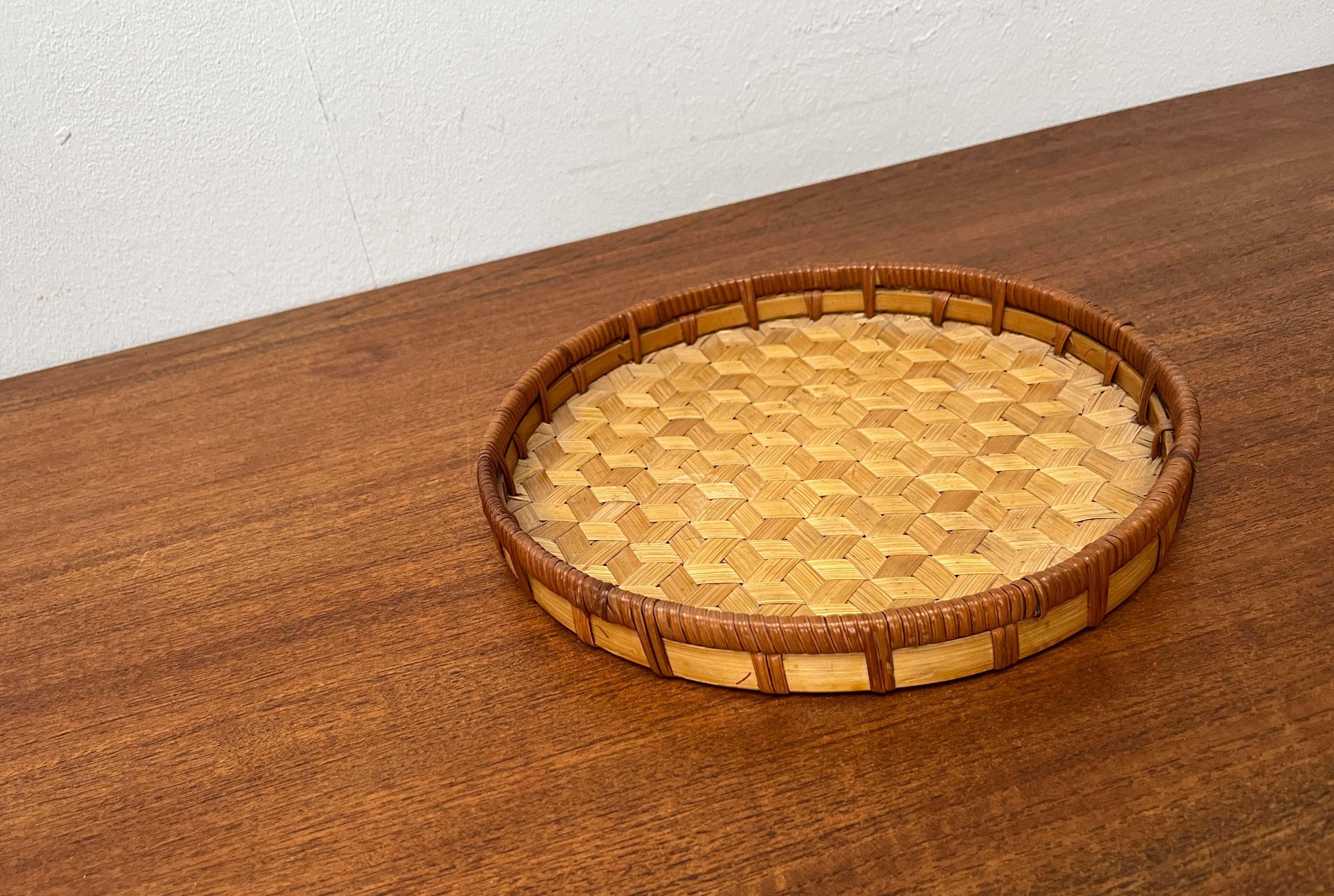 Ciotola di vimini moderna di metà secolo, anni '60 in vendita 7