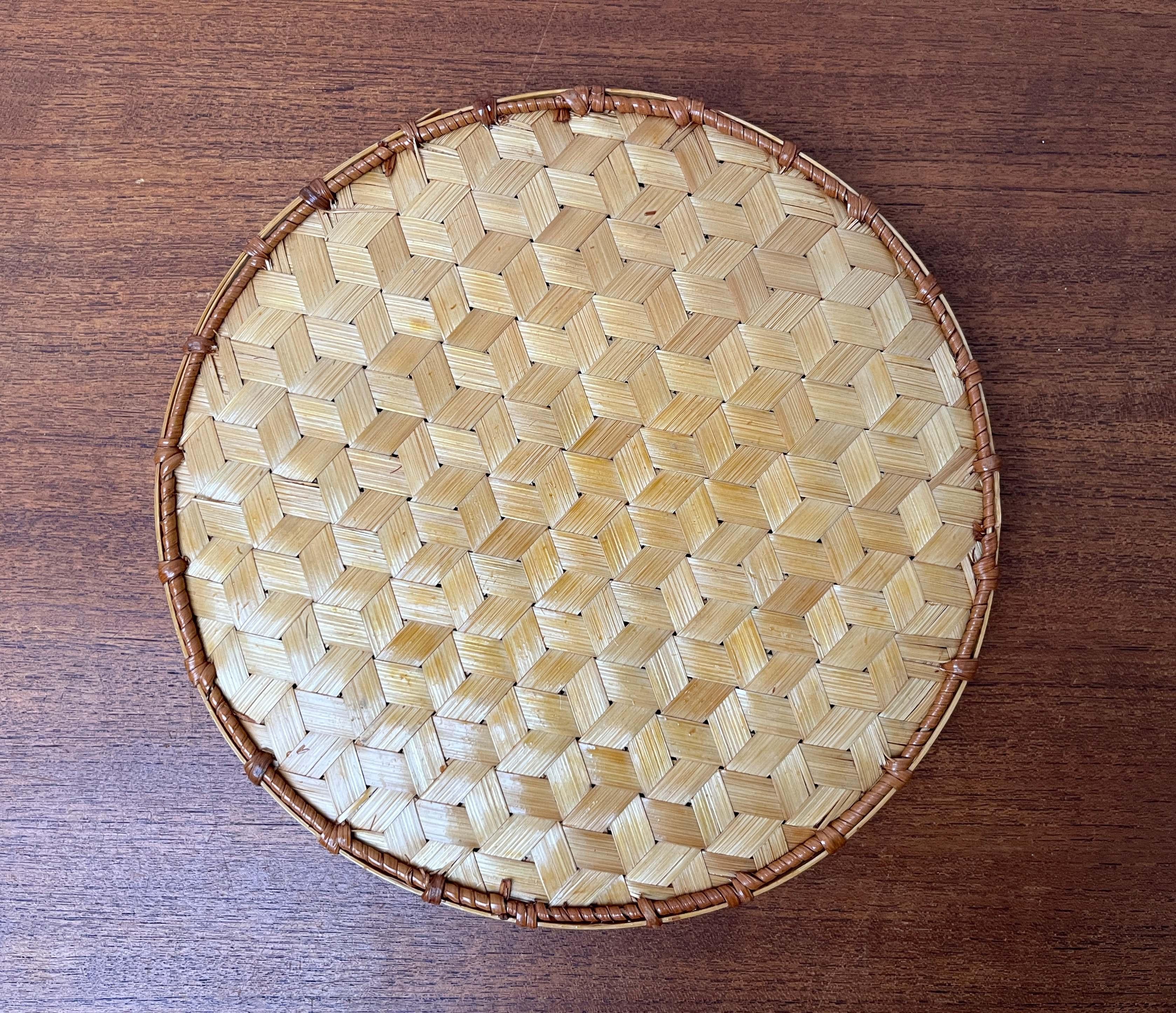 Ciotola di vimini moderna di metà secolo, anni '60 in vendita 9