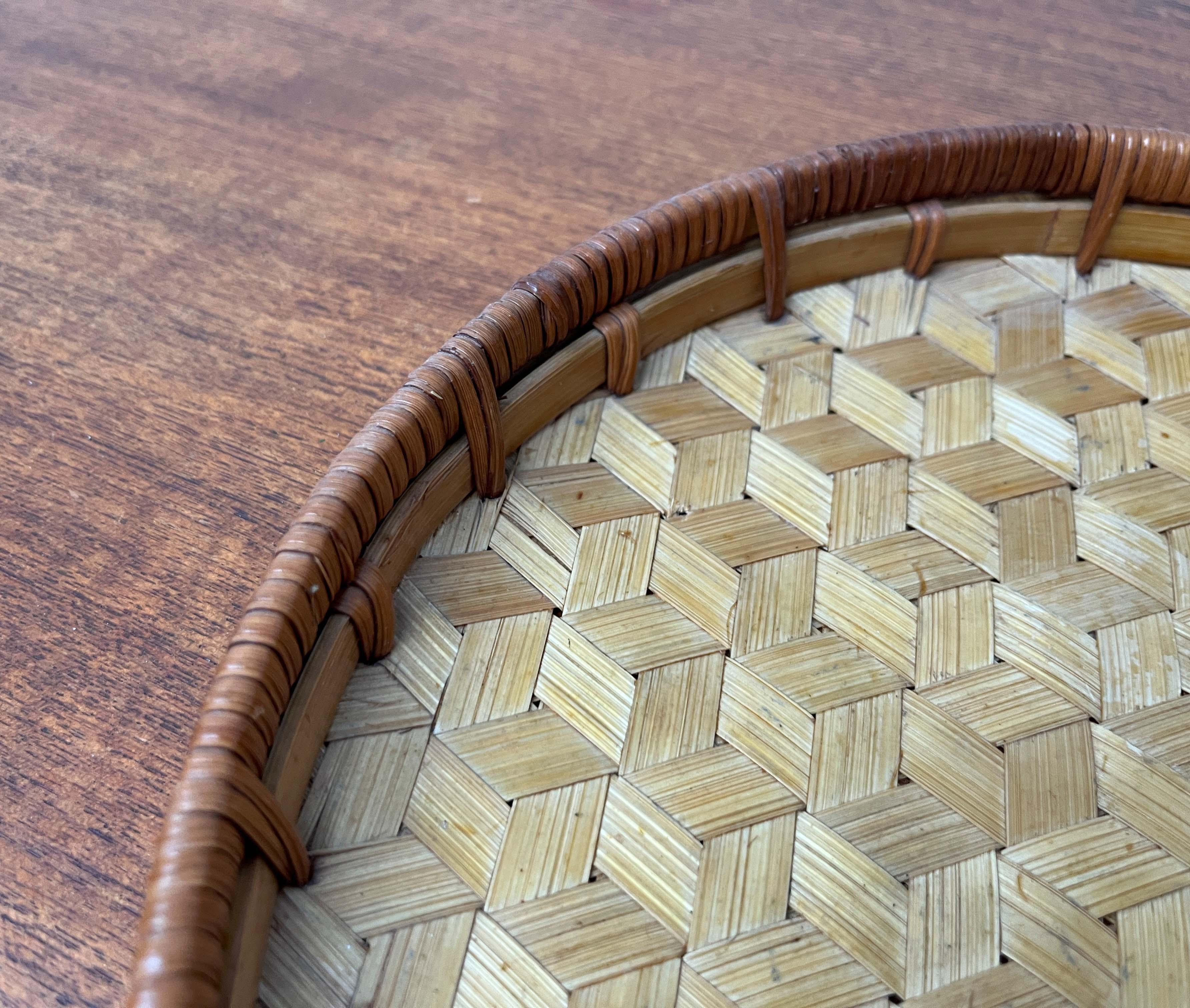 Vimini Ciotola di vimini moderna di metà secolo, anni '60 in vendita