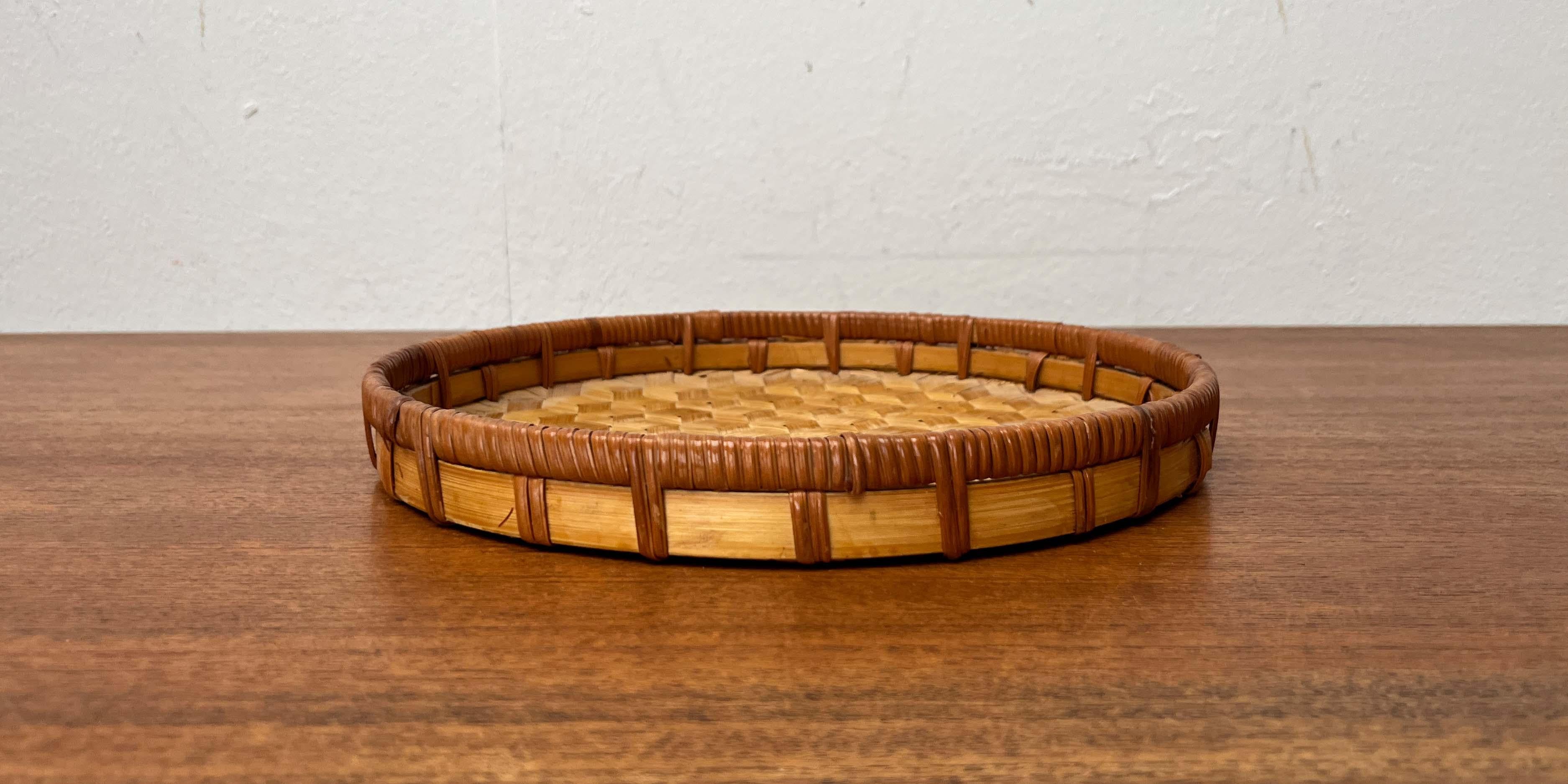 Ciotola di vimini moderna di metà secolo, anni '60 in vendita 3