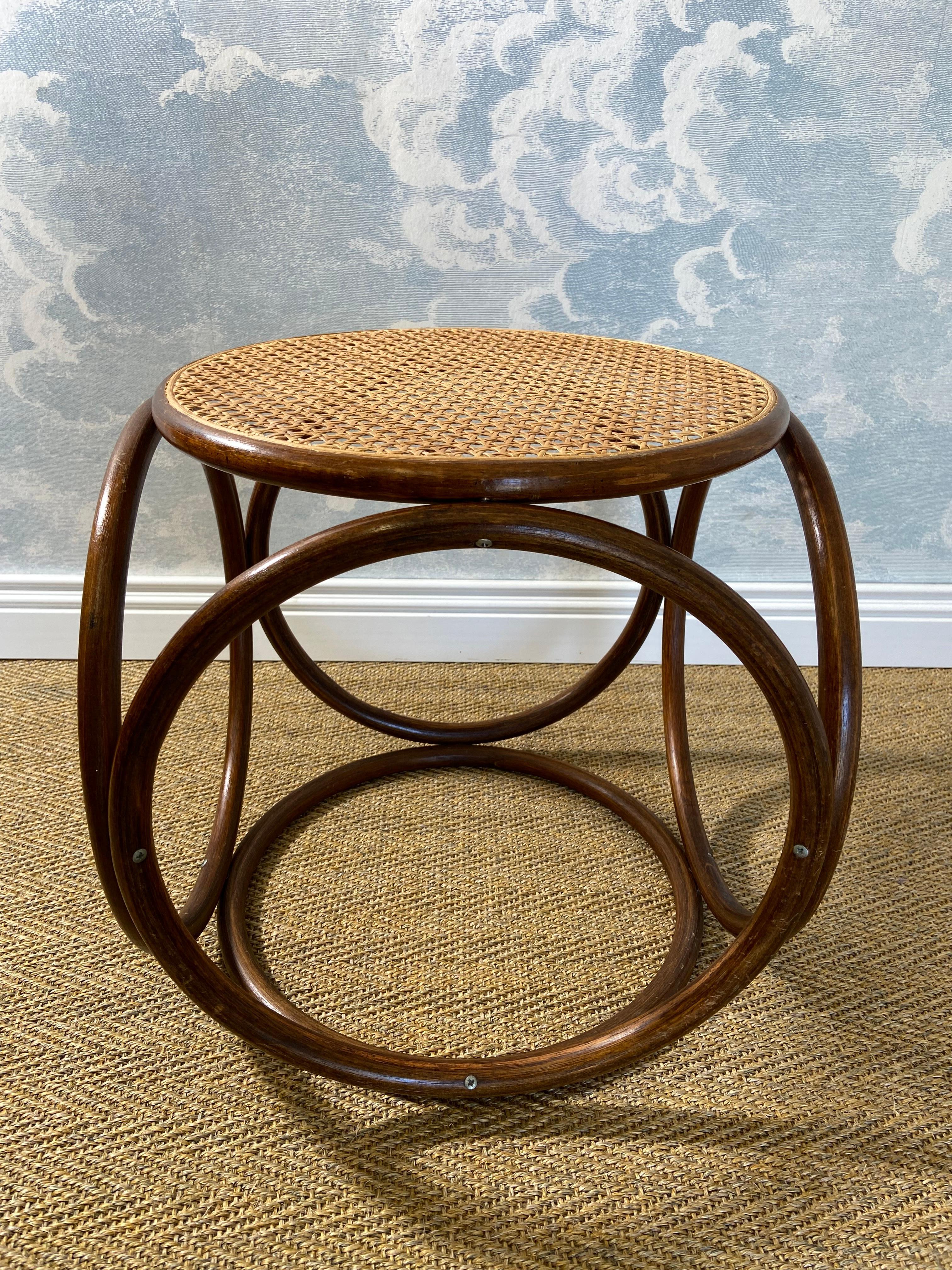 Osier The Modernity Cane Bentwood Tabouret en osier (style Thonet)