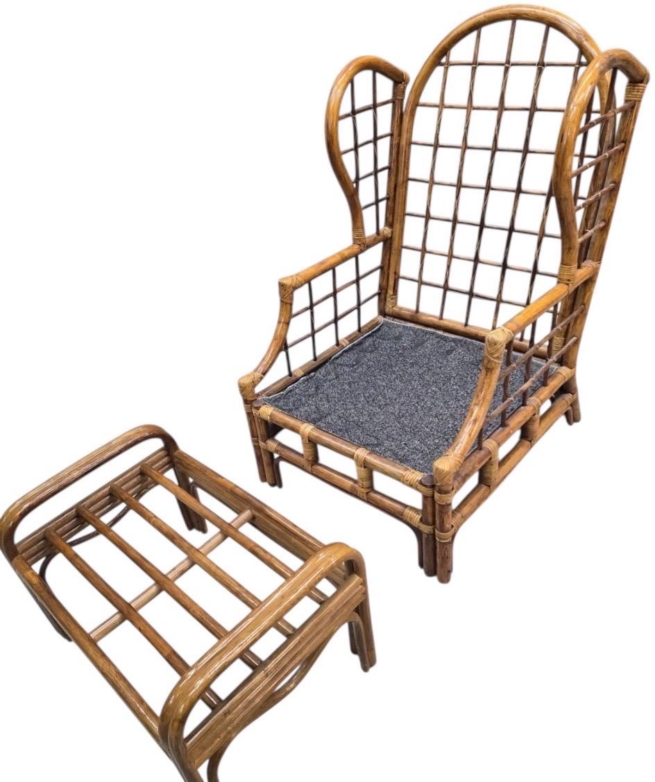 Chaise et ottoman en osier moderne du milieu du siècle à retapisser Bon état - En vente à Chicago, IL