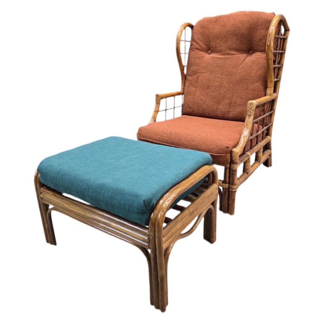 Chaise et ottoman en osier moderne du milieu du siècle à retapisser en vente