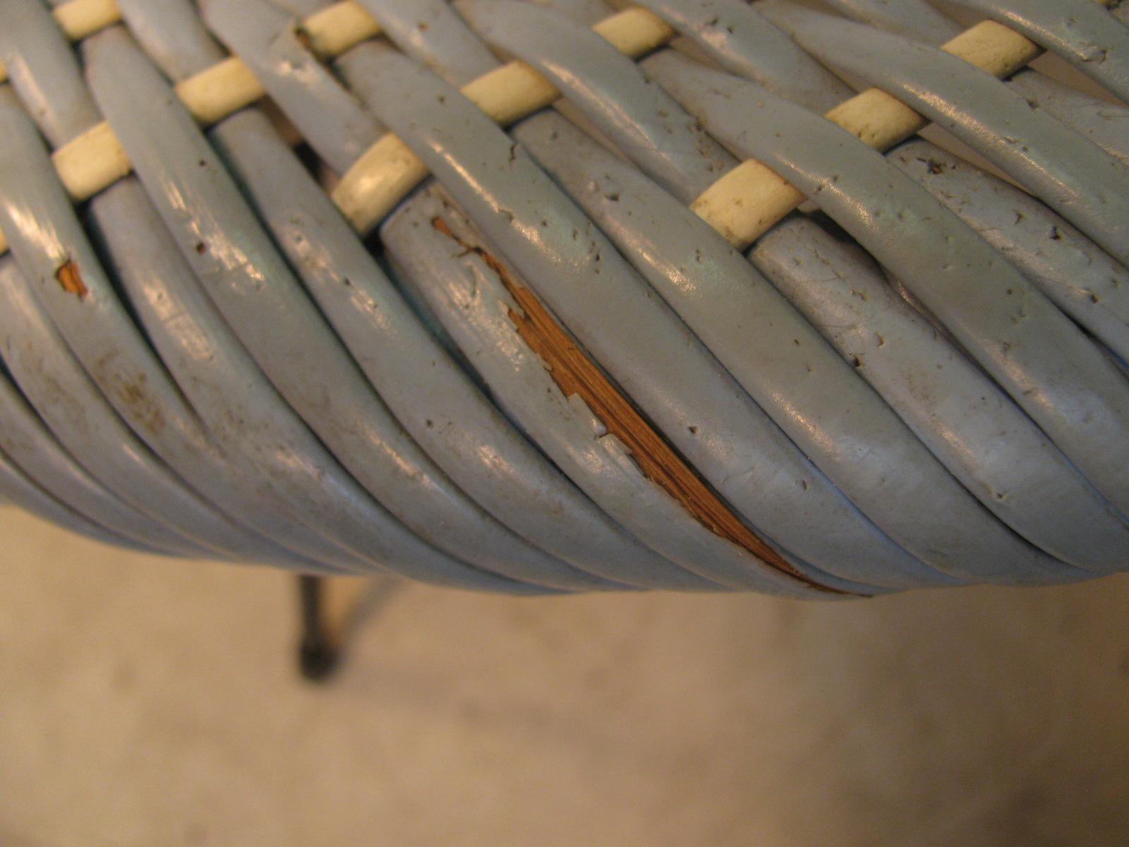 Mid-Century Modern Iron & Wicker Hoop Lounge Chair     In Good Condition For Sale In Port Jervis, NY