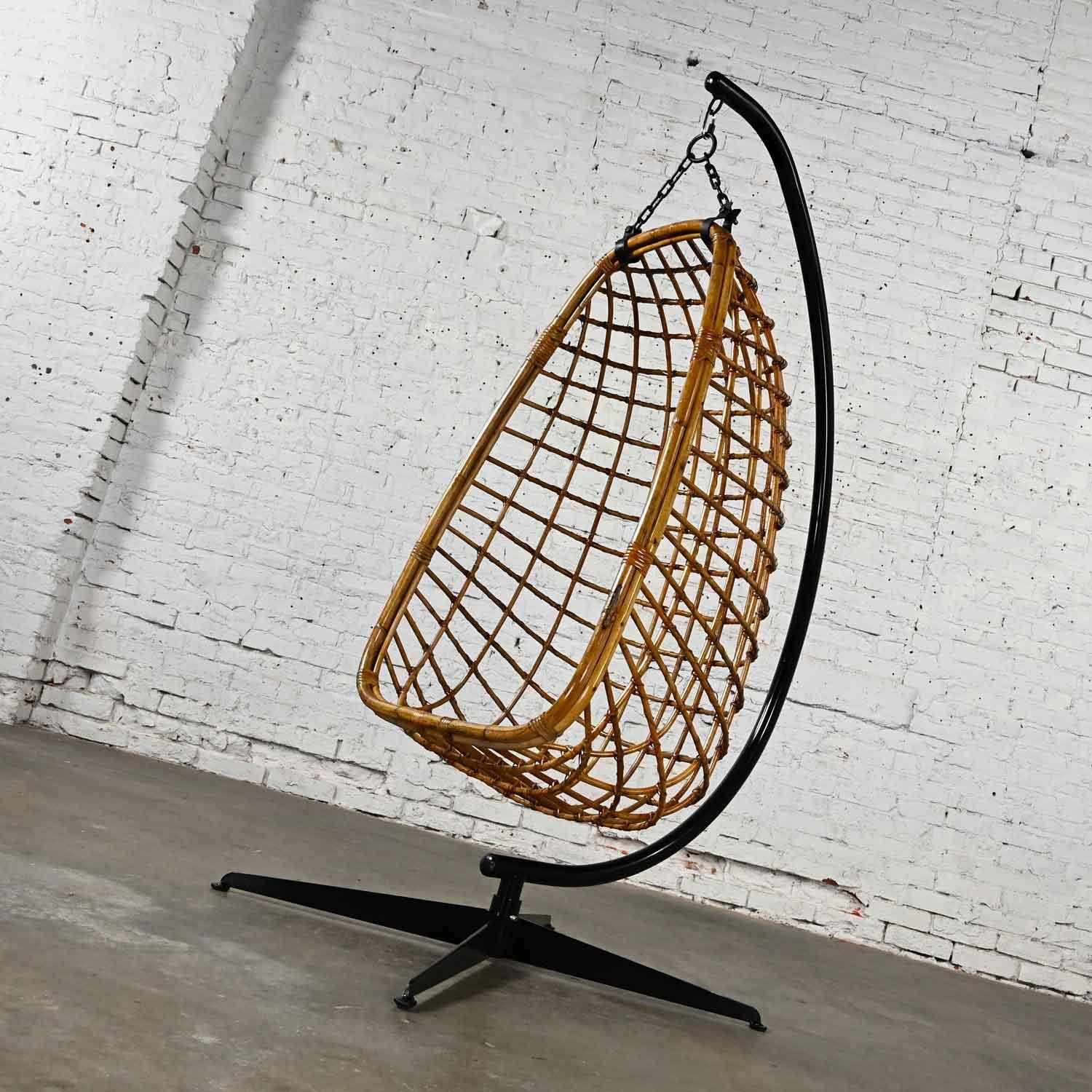 Mid-Century Modern Wicker Rattan Hanging Basket Chair & Black Painted Stand 4