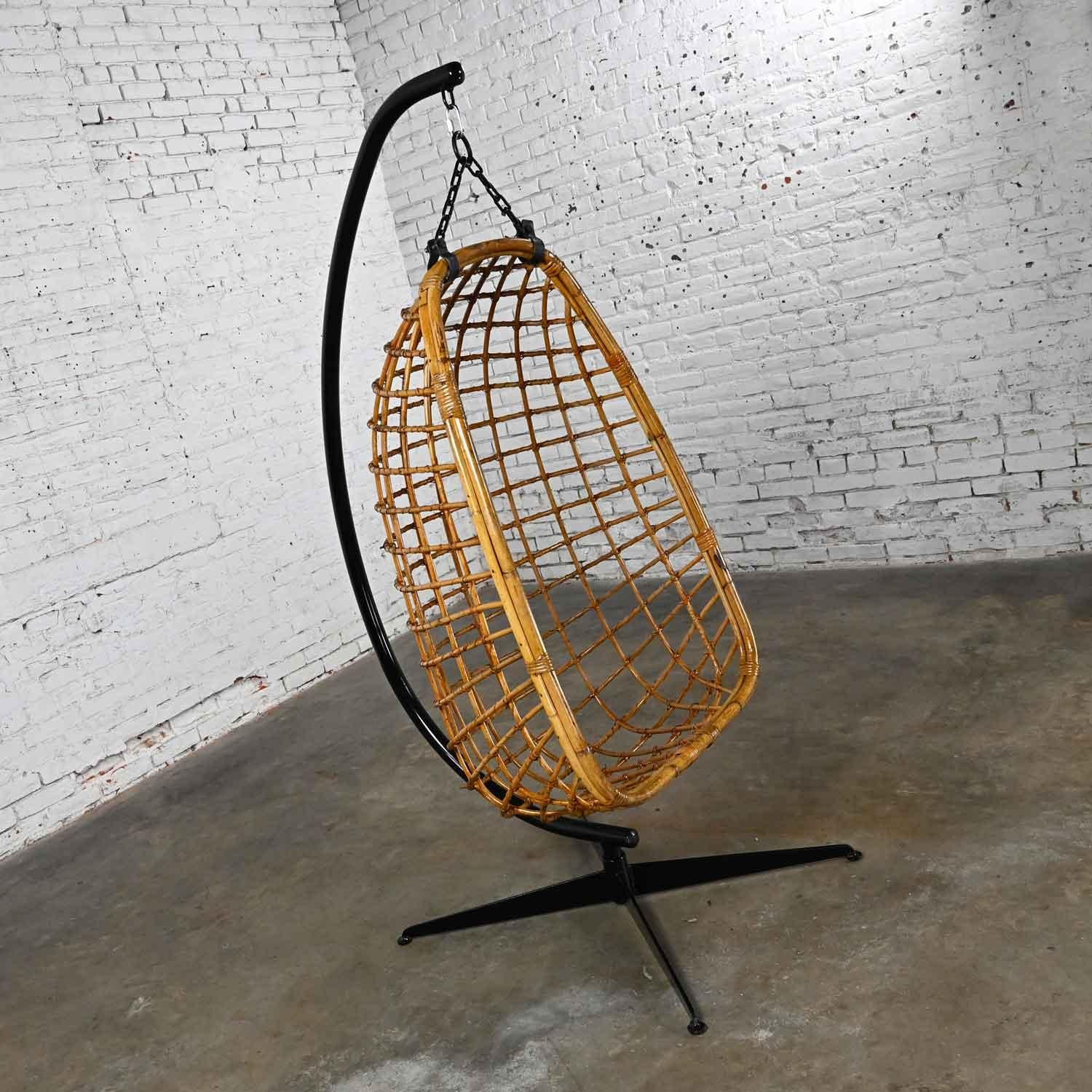 Unknown Mid-Century Modern Wicker Rattan Hanging Basket Chair & Black Painted Stand