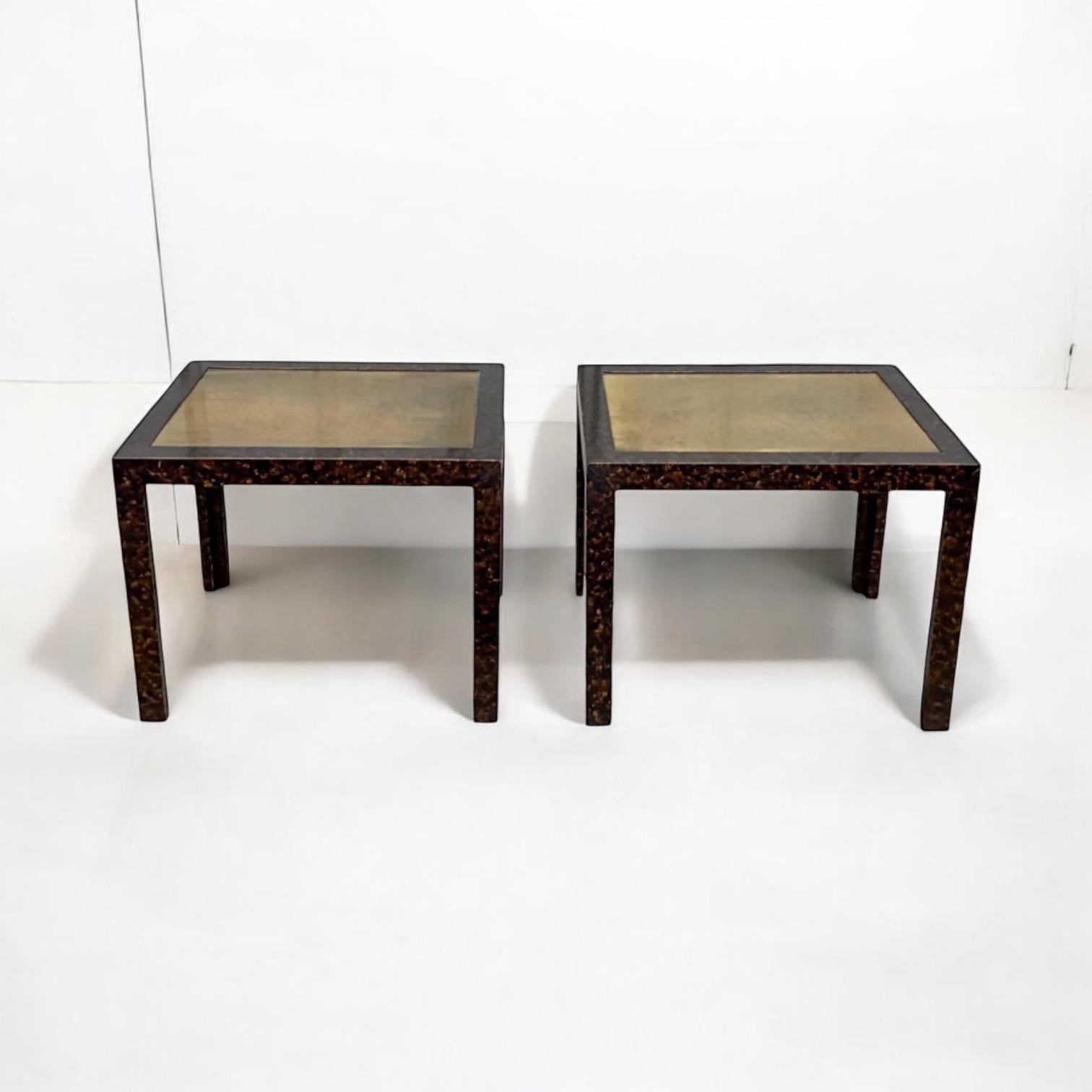 Tables d'appoint The Modernity en fausse tortue et laiton - Paire Bon état - En vente à Kennesaw, GA