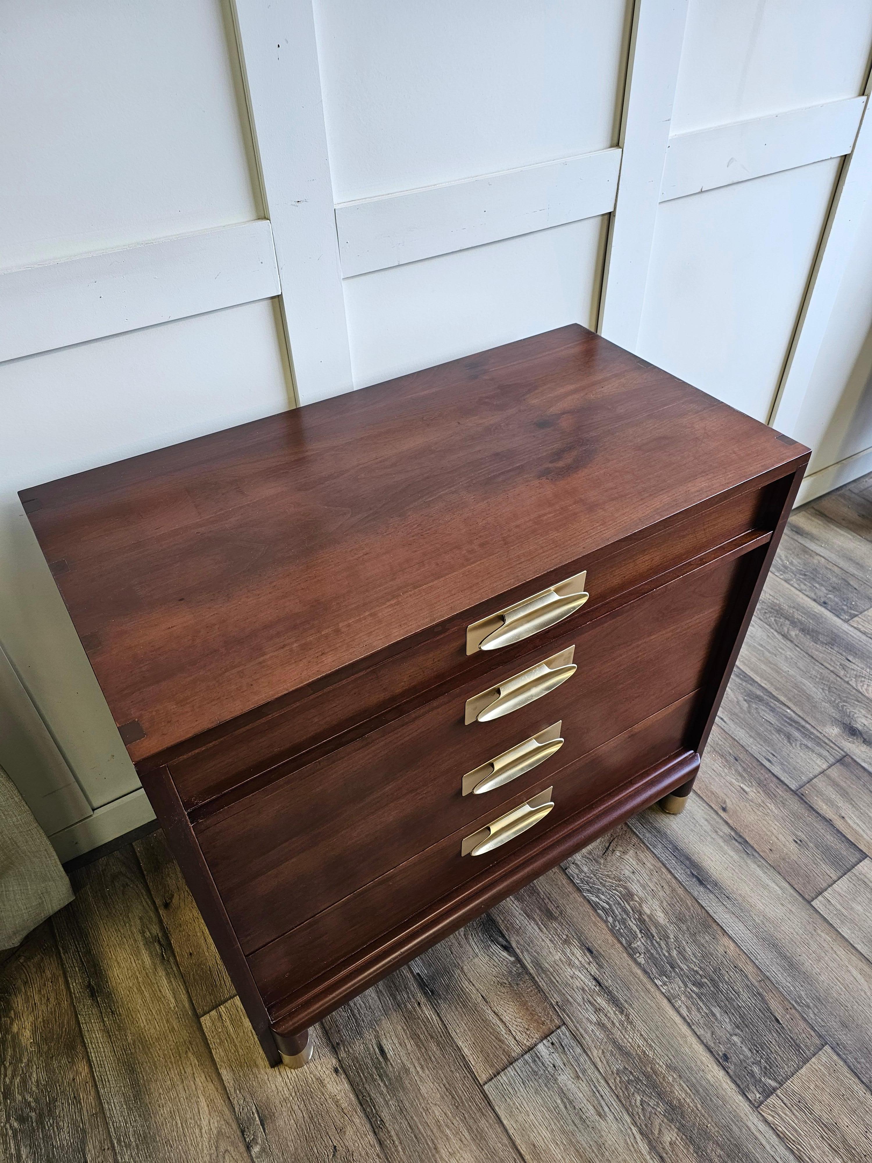 Mid-Century Modern Willett Furniture Trans-East Cherry Bachelors Chest In Good Condition In Unionville, TN