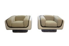 Mid-Century Modern William Andrus for Steelcase Pair of Fiberglass Lucite Chairs