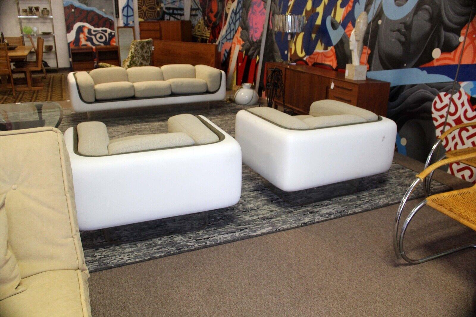 20th Century Mid-Century Modern William Andrus for Steelcase Pair of Fiberglass Lucite Chairs