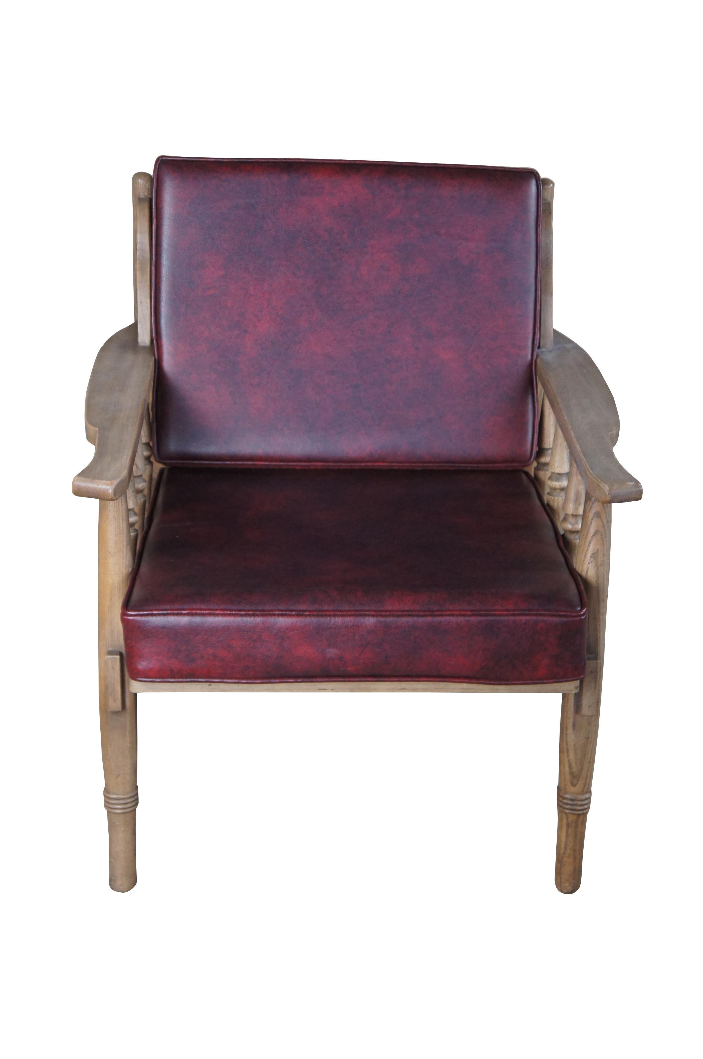 Mid-Century Modern Williams Furniture Corp Sessel. Aus Nussbaumholz, mit gedrechselten Lattenarmen und roten Vinylpolstern.

Williams Furniture Corp, ein in der sechsten Generation von der Familie Jacob Baart aus Grand Rapids, Michigan,