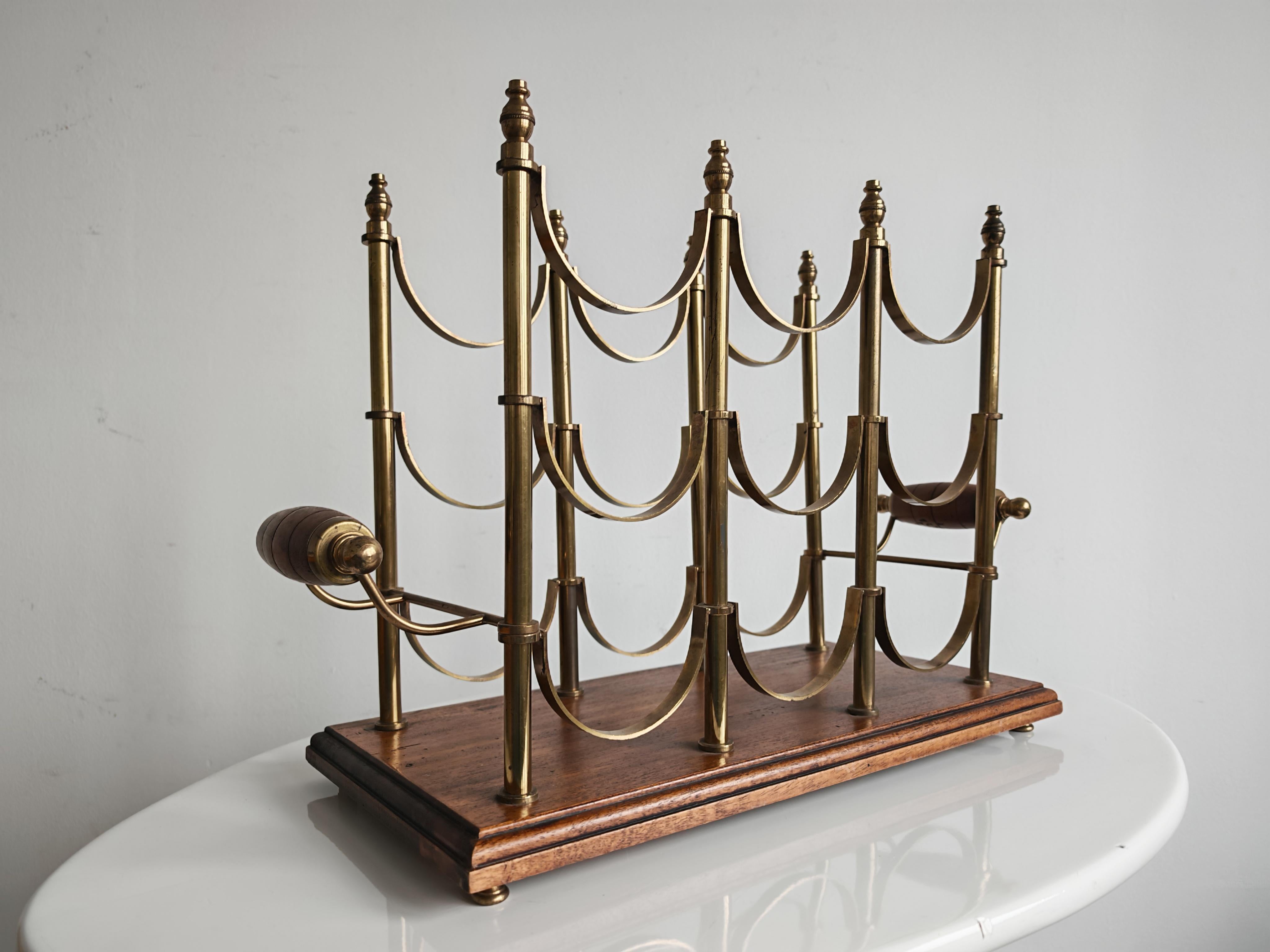 Portabottiglie da vino moderno di metà secolo in ottone e mogano, Francia anni '60 in vendita 2