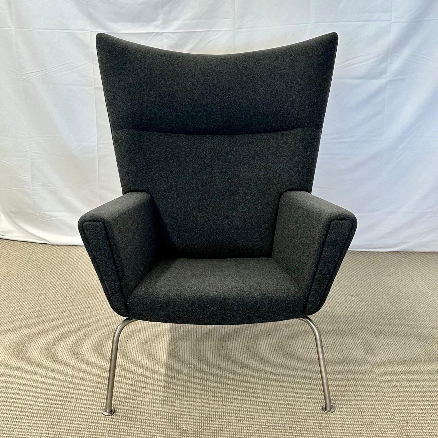 Fauteuil à oreilles/chaise longue moderne du milieu du siècle dernier de Hans Wegner pour Carl Hansen, étiqueté Bon état - En vente à Stamford, CT