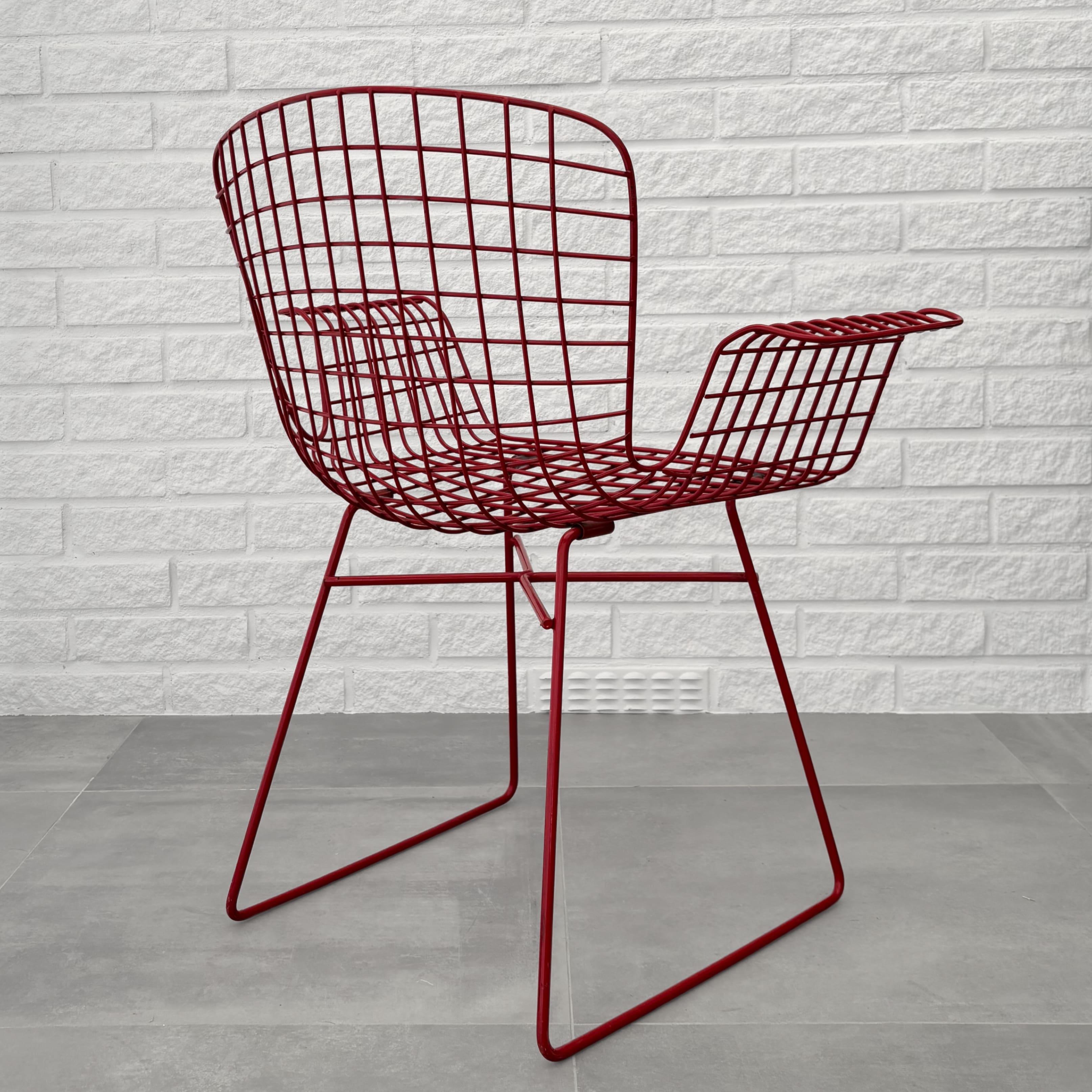 Steel Mid century modern wire chair, armchair, red painted steel, Sweden, 1960s For Sale