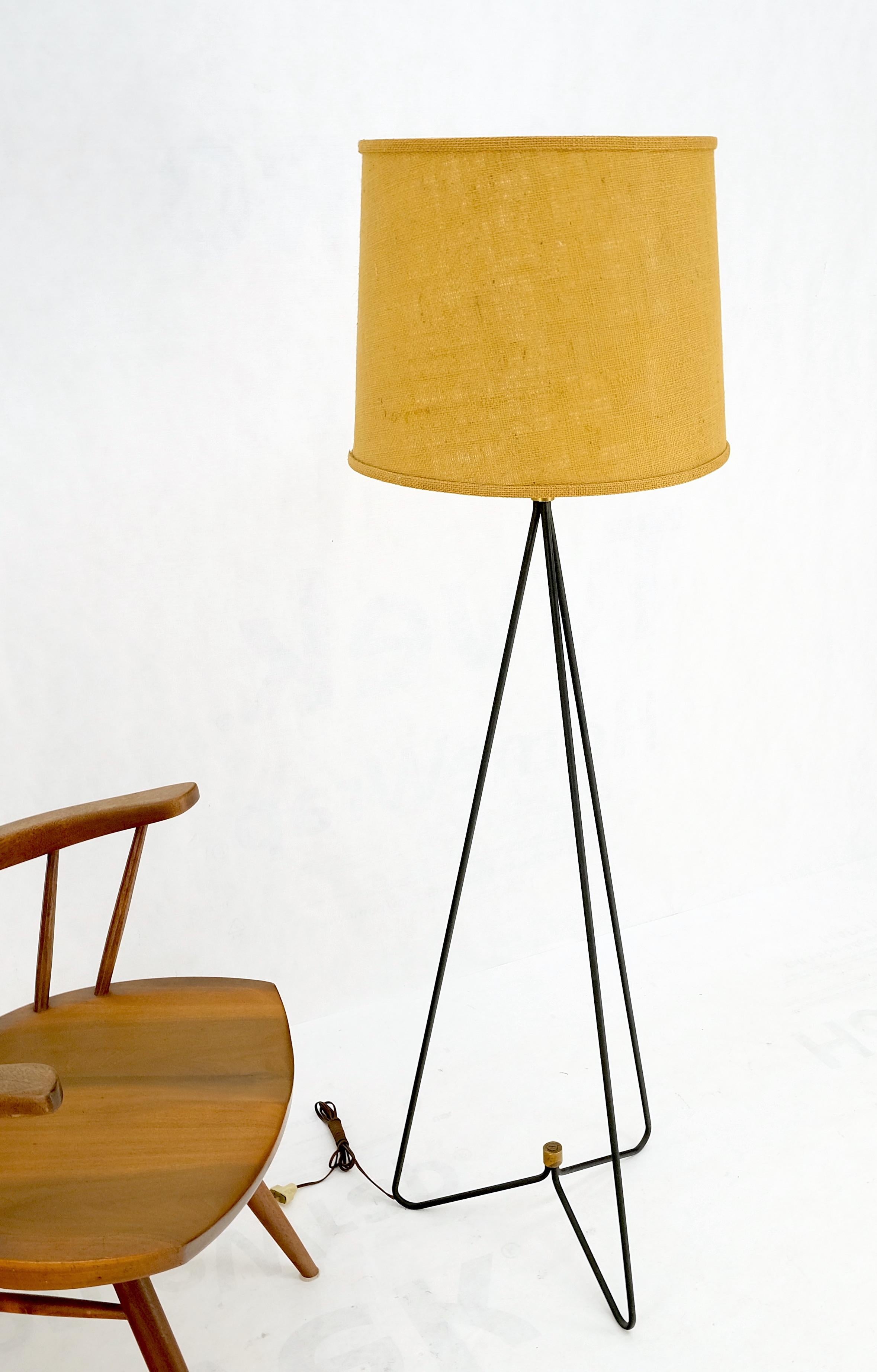 Mid-Century Modern Wire Tripod Base Brass Finial Floor Lamp For Sale 2