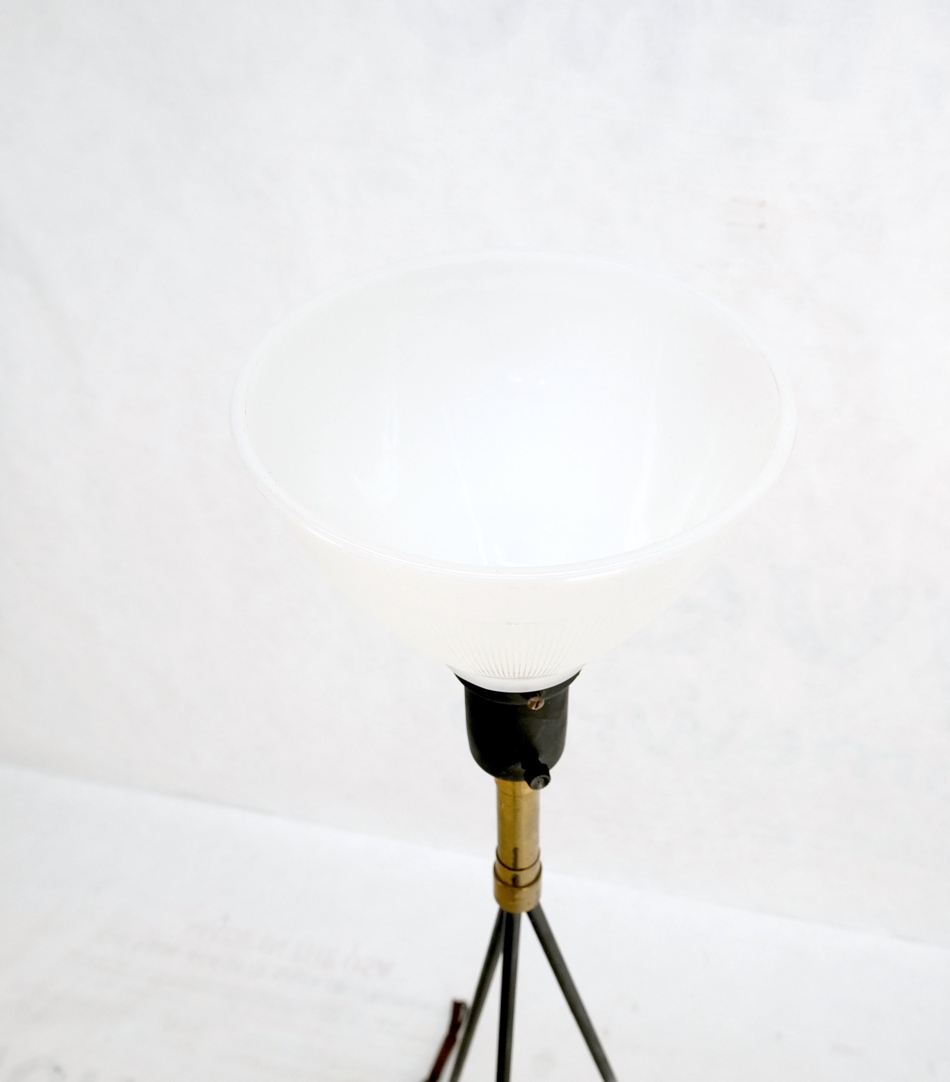 Mid-Century Modern Wire Tripod Base Brass Finial Floor Lamp For Sale 5