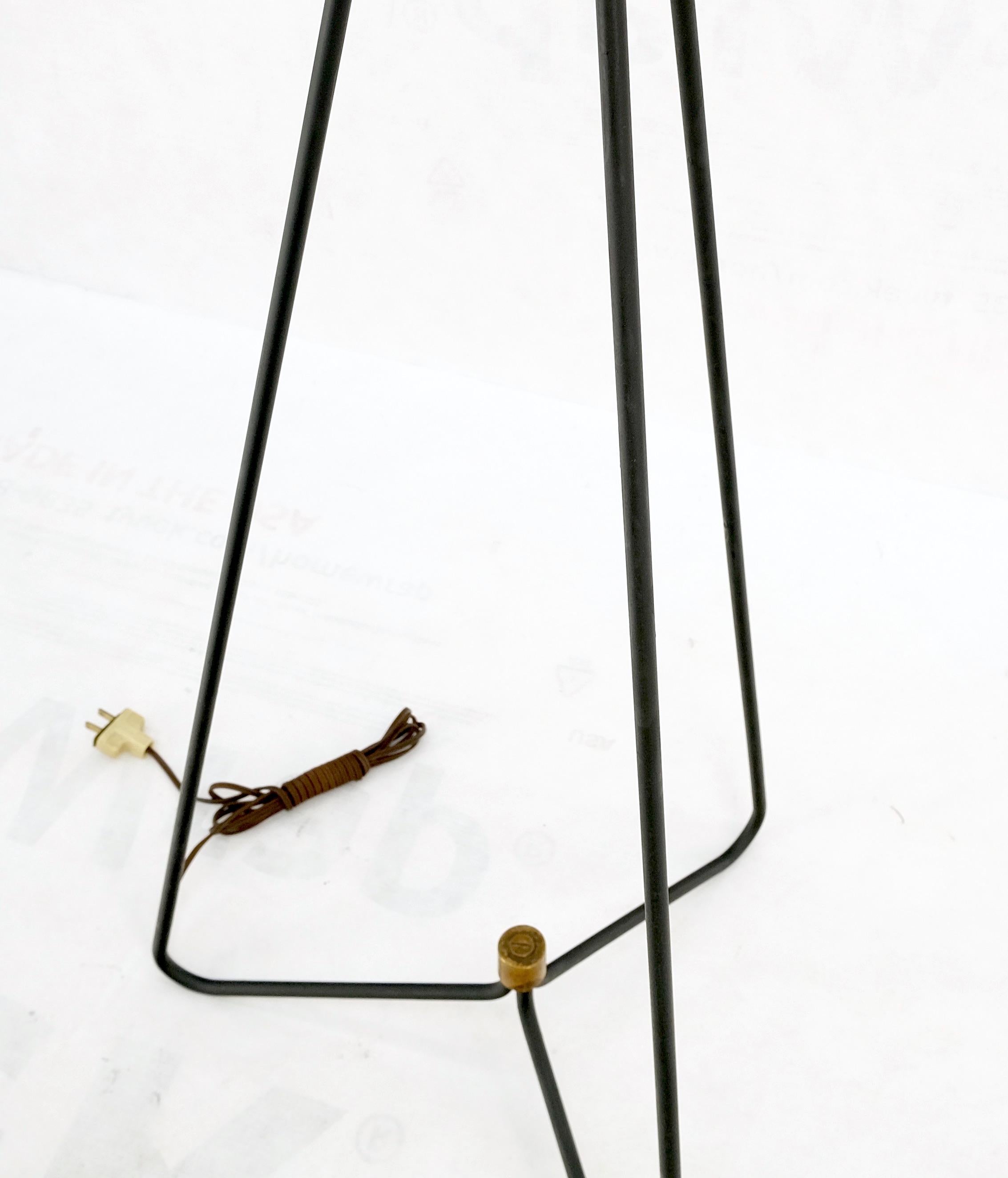Mid-Century Modern Wire Tripod Base Brass Finial Floor Lamp For Sale 1
