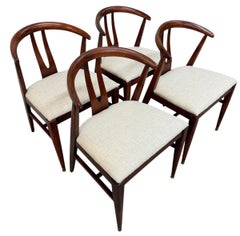 Mid-Century Modern Wishbone Dining Chairs - Set of 4