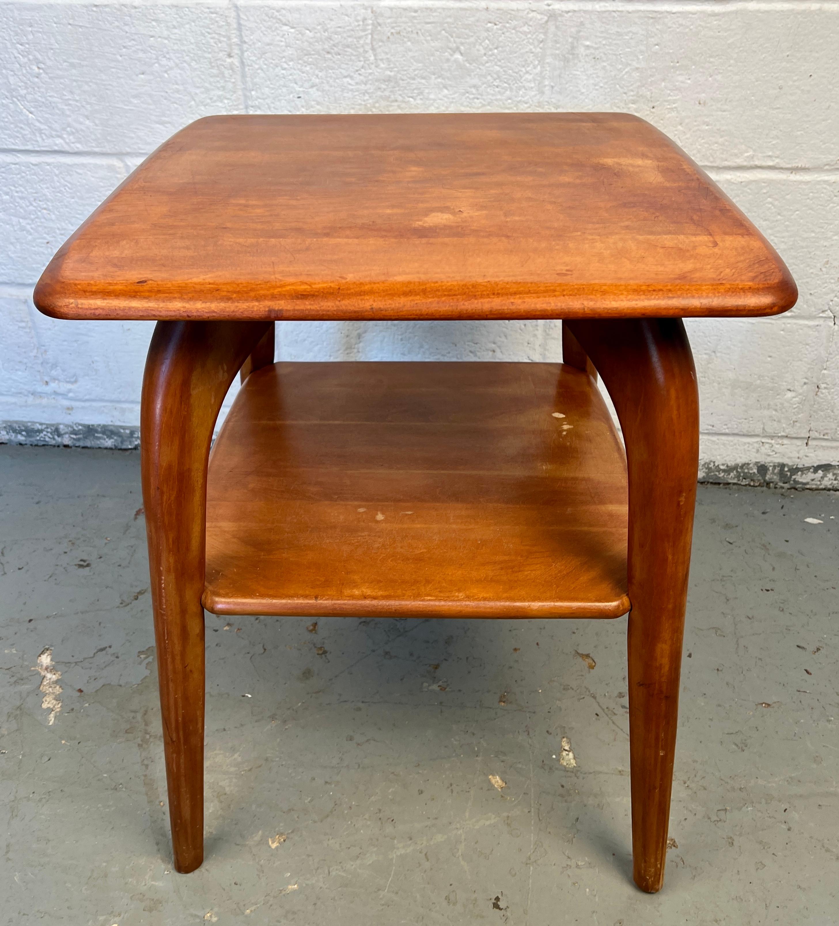 Table d'appoint Wishbone moderne du milieu du siècle par Heywood Wakefield en vente 1