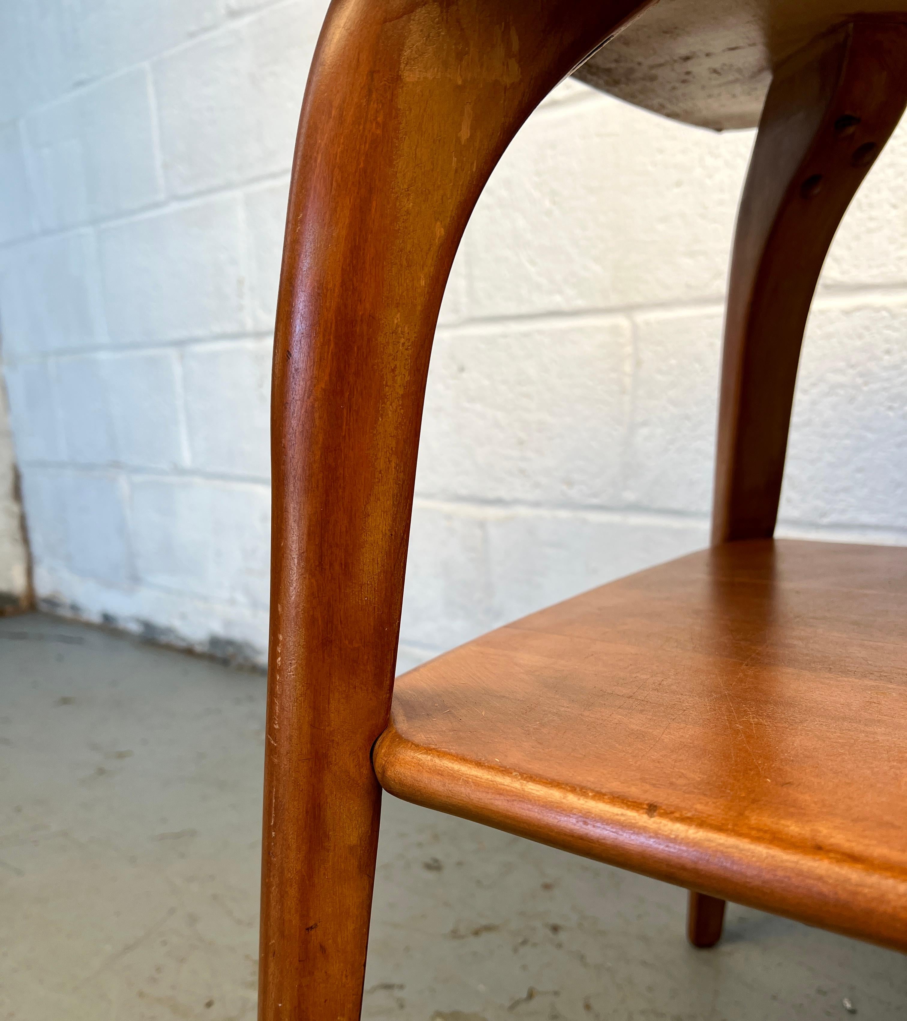 Table d'appoint Wishbone moderne du milieu du siècle par Heywood Wakefield en vente 2